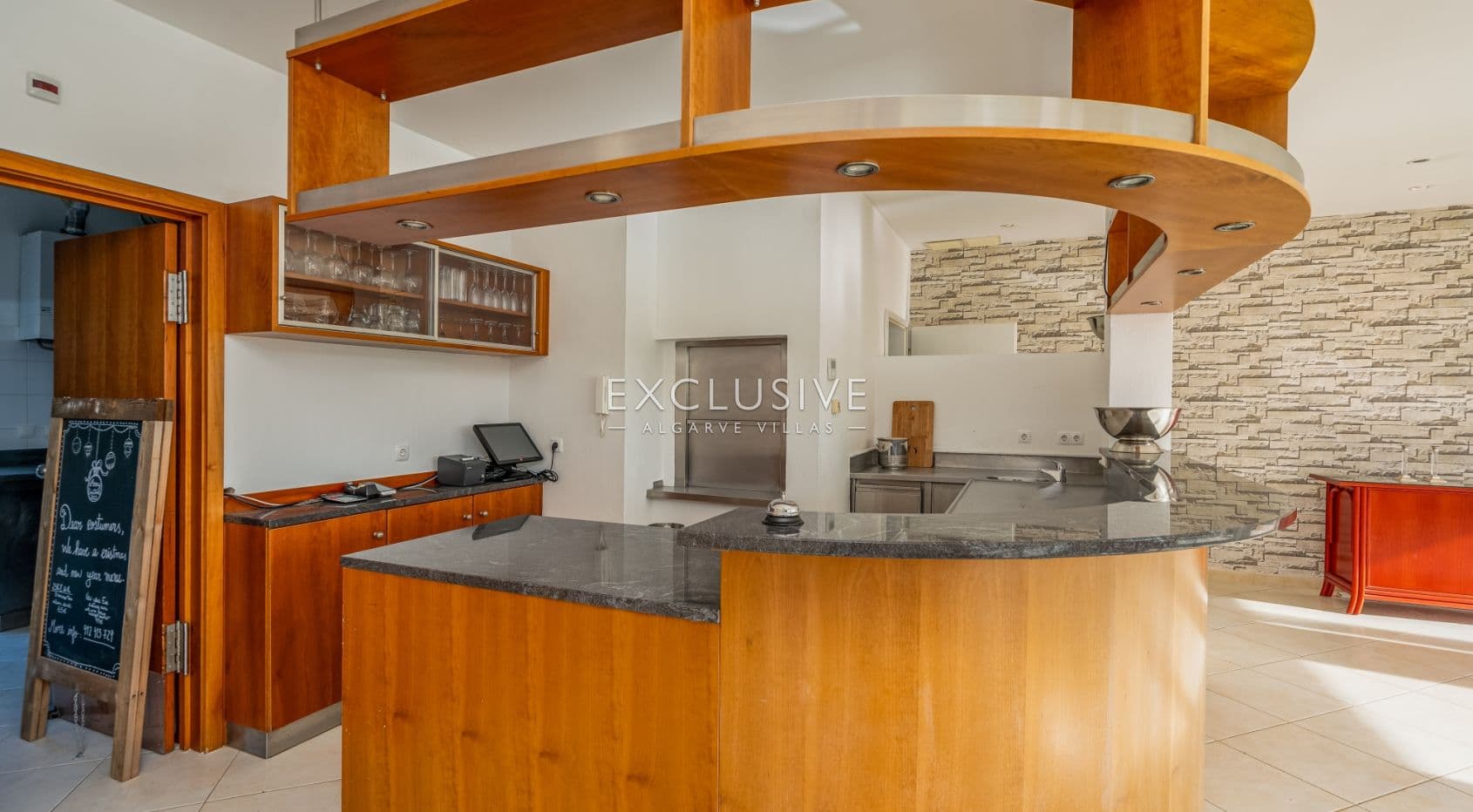 Exceptional Beachfront Property in Meia Praia, Lagos, Algarve