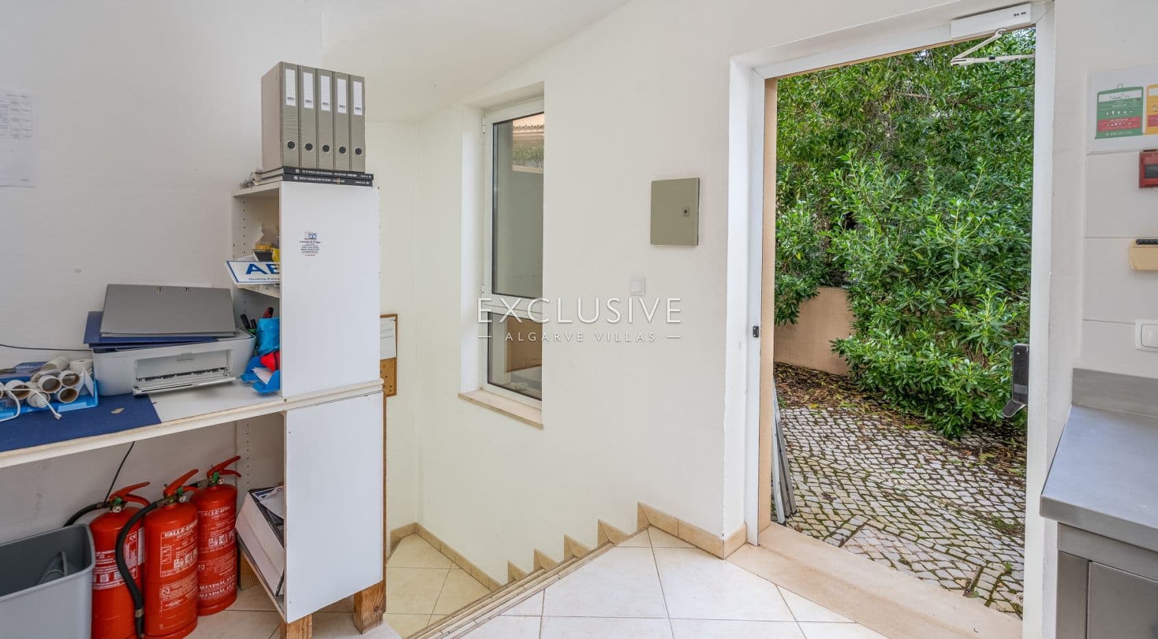 Exceptional Beachfront Property in Meia Praia, Lagos, Algarve