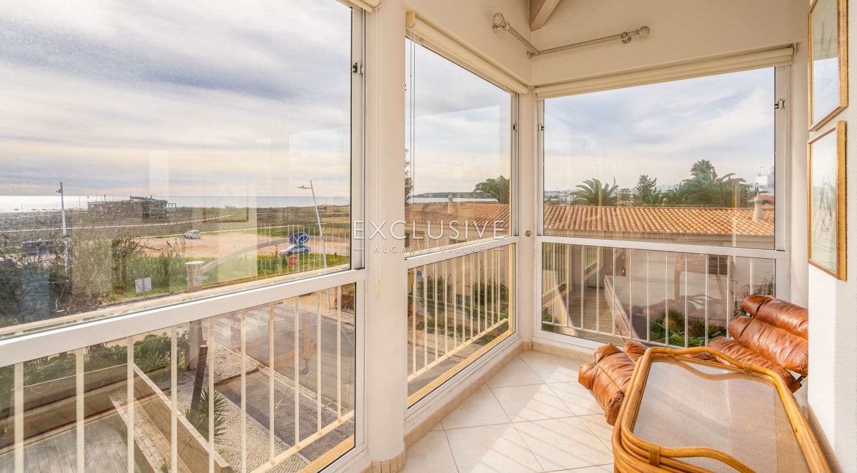 Exceptional Beachfront Property in Meia Praia, Lagos, Algarve
