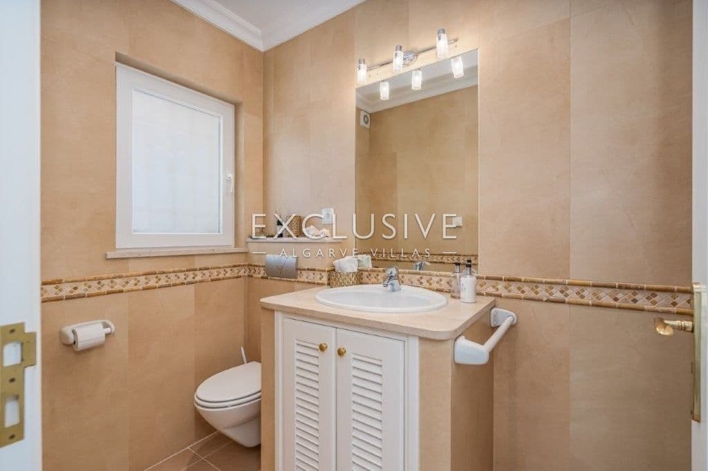 Luxurious Coastal Villa with Stunning Sea Views in Reserva da Luz, Lagos