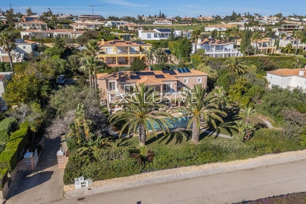 Luxurious Coastal Villa with Stunning Sea Views in Reserva da Luz, Lagos
