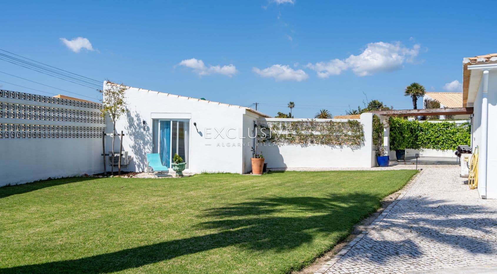 Einstöckige Villa mit Meerblick in Praia da Luz, Lagos, Algarve