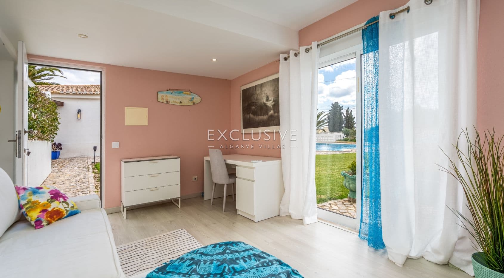 Einstöckige Villa mit Meerblick in Praia da Luz, Lagos, Algarve