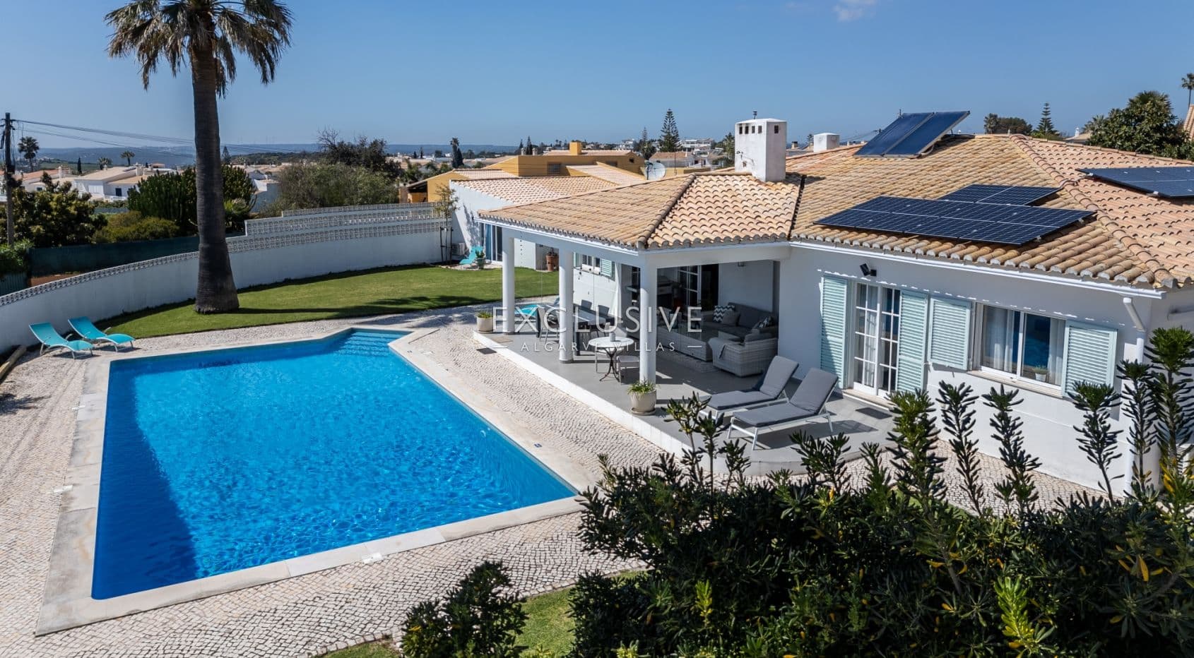 Einstöckige Villa mit Meerblick in Praia da Luz, Lagos, Algarve