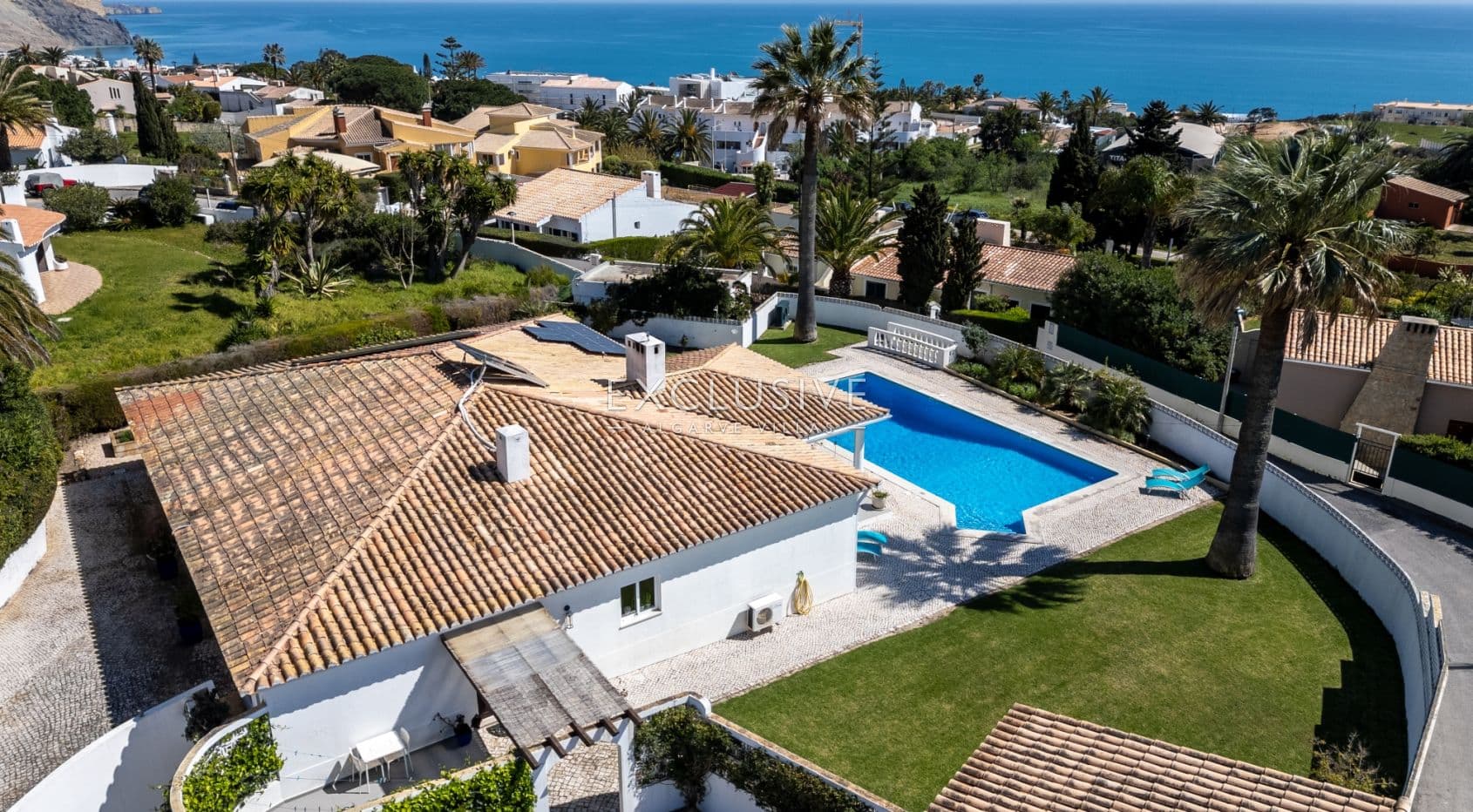 Einstöckige Villa mit Meerblick in Praia da Luz, Lagos, Algarve