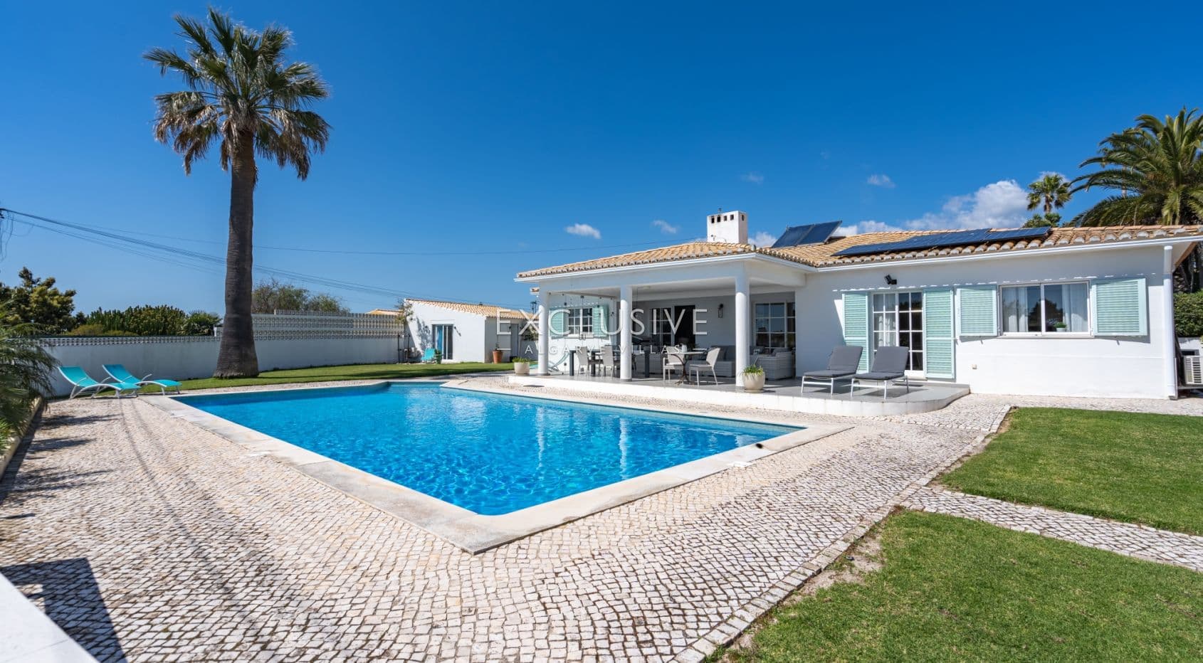 Einstöckige Villa mit Meerblick in Praia da Luz, Lagos, Algarve