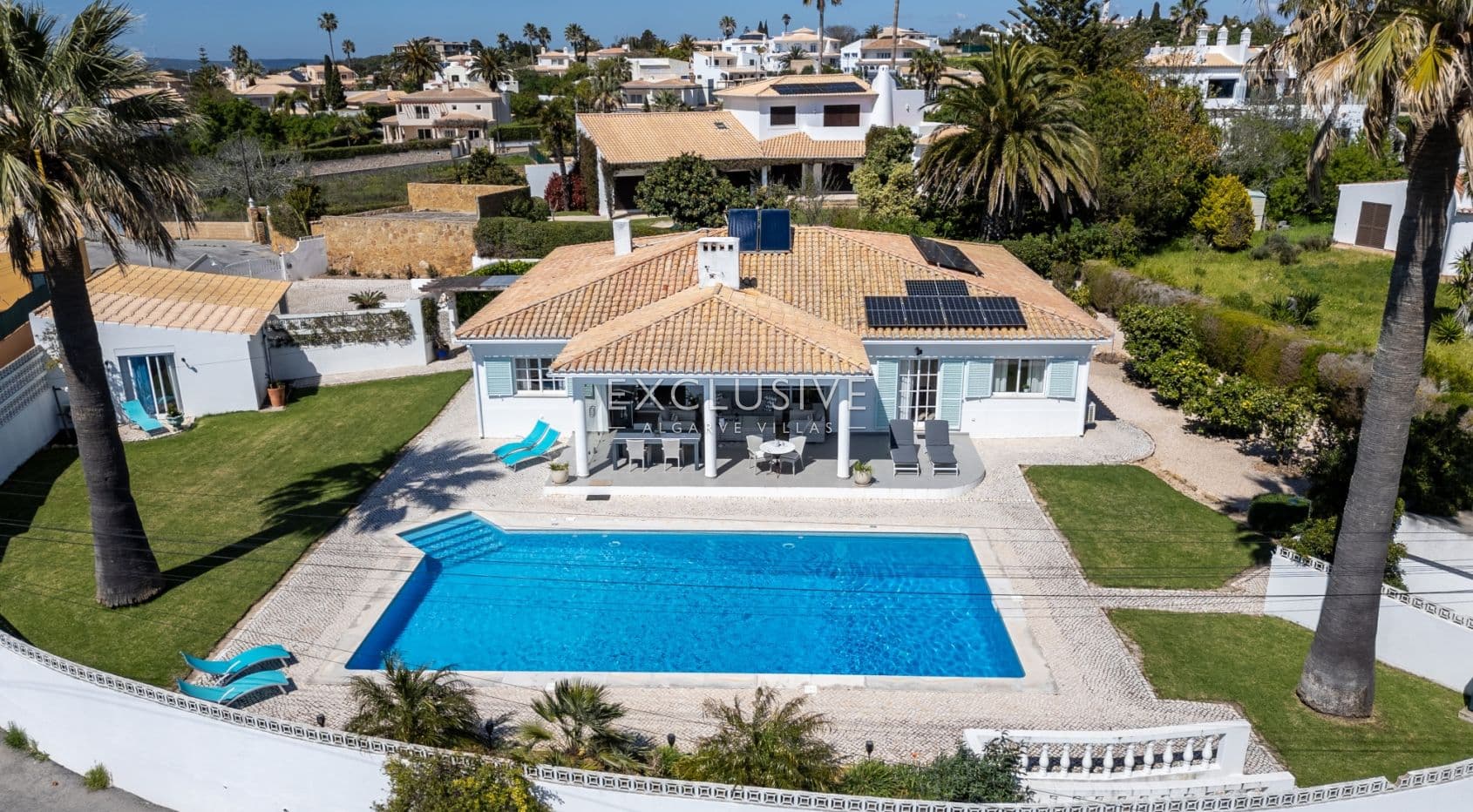 Einstöckige Villa mit Meerblick in Praia da Luz, Lagos, Algarve