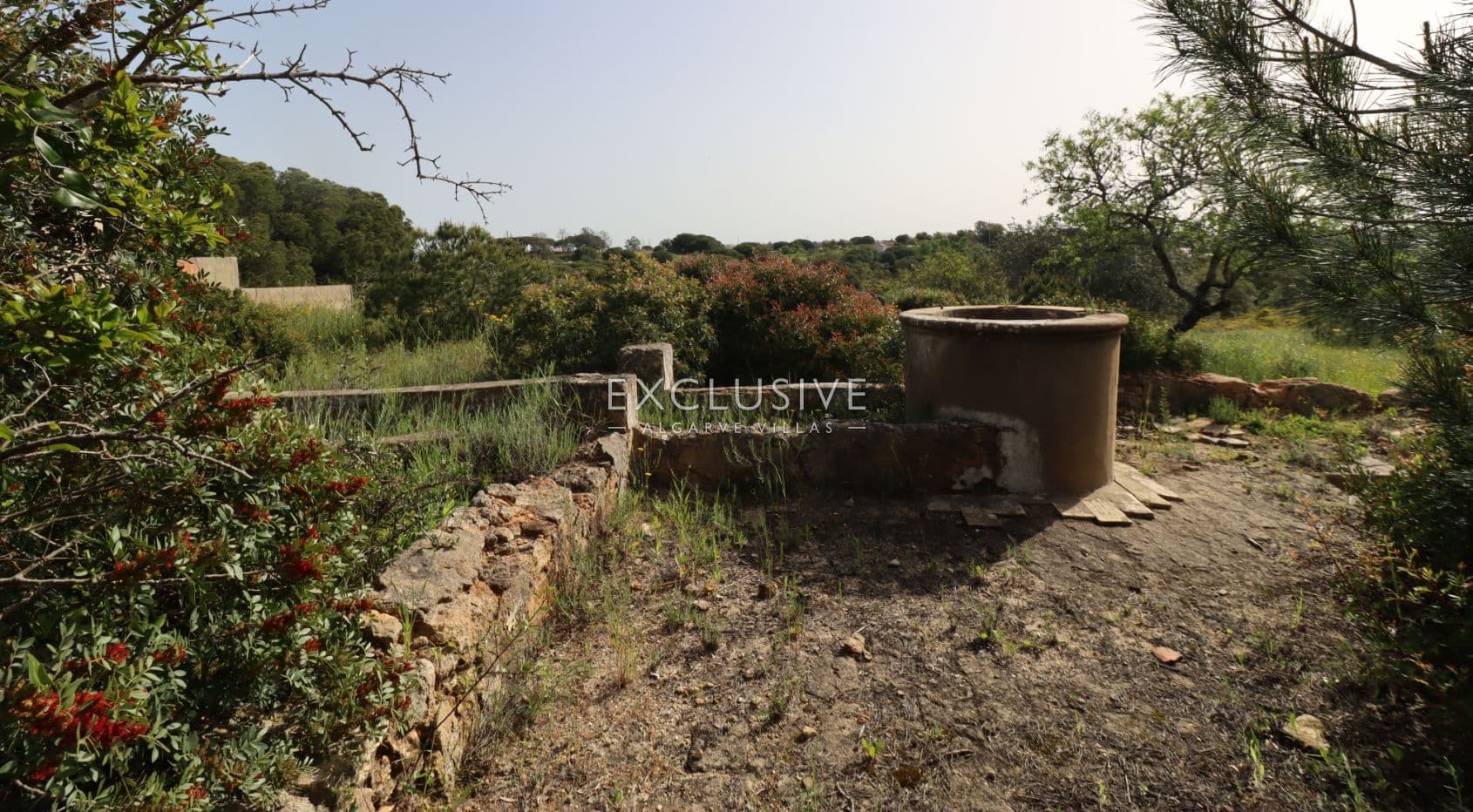 Large plot for construction with approved project, Lagoa, Algarve
