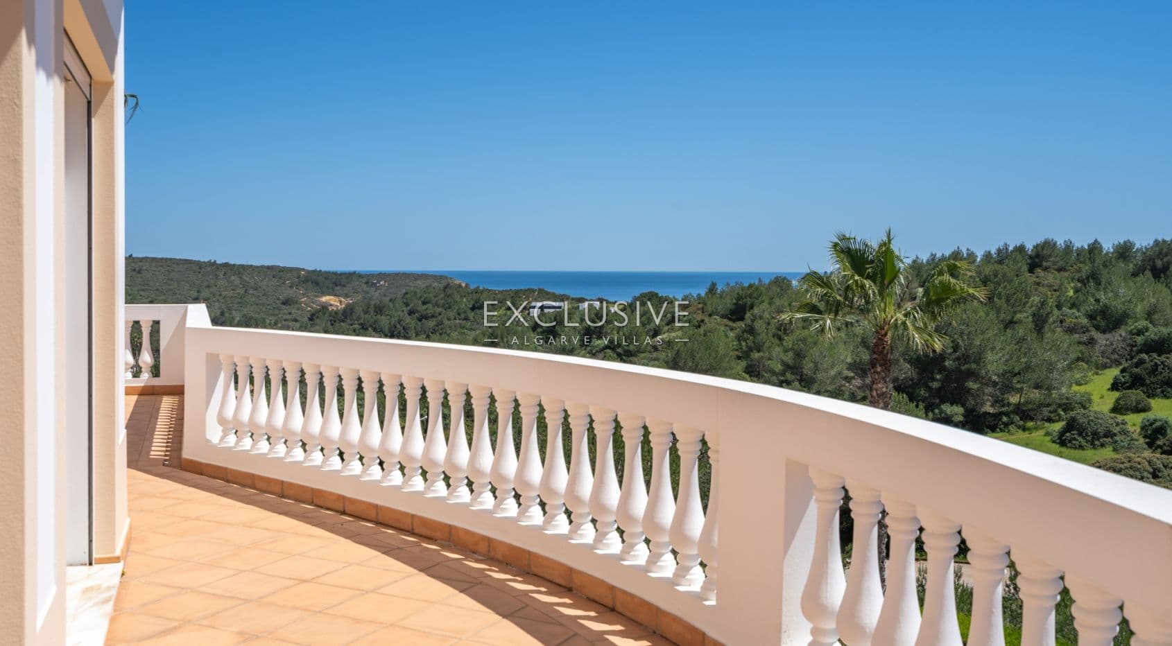 Luxury Coastal Villa with Panoramic Views in Western Algarve Natural Park
