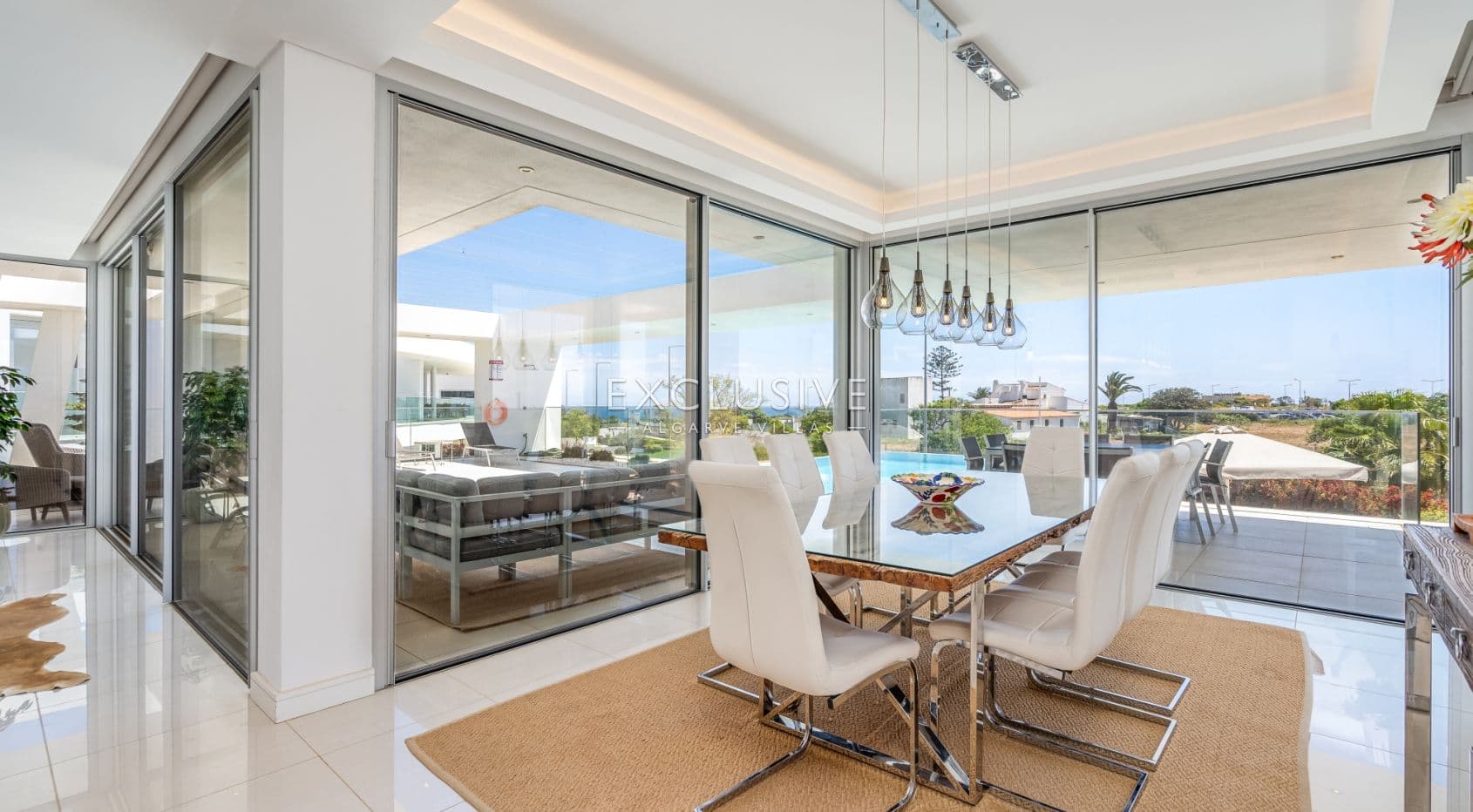 Contemporary Villa with fabulous Sea Views, Walking Distance to Beaches and Historic Centre
