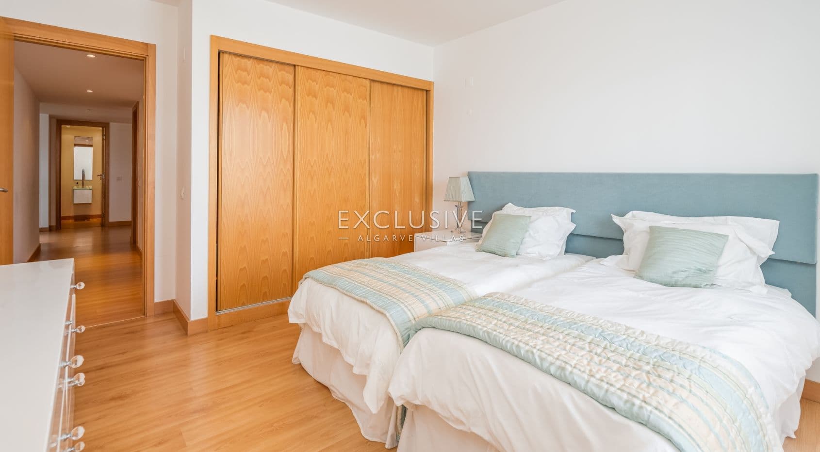 Appartement exceptionnel de 3 chambres à coucher avec vue sur la marina dans un emplacement de choix