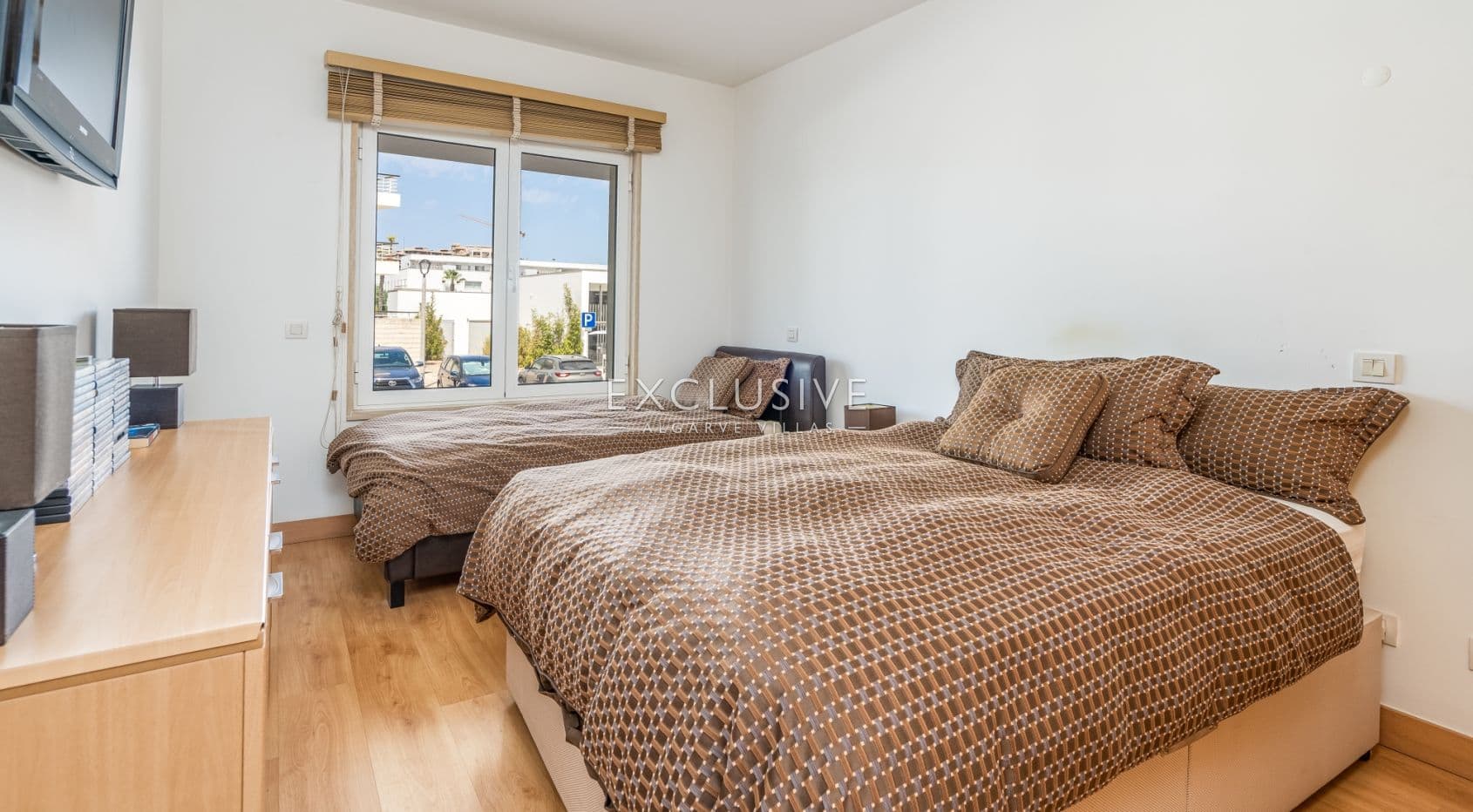 Appartement exceptionnel de 3 chambres à coucher avec vue sur la marina dans un emplacement de choix