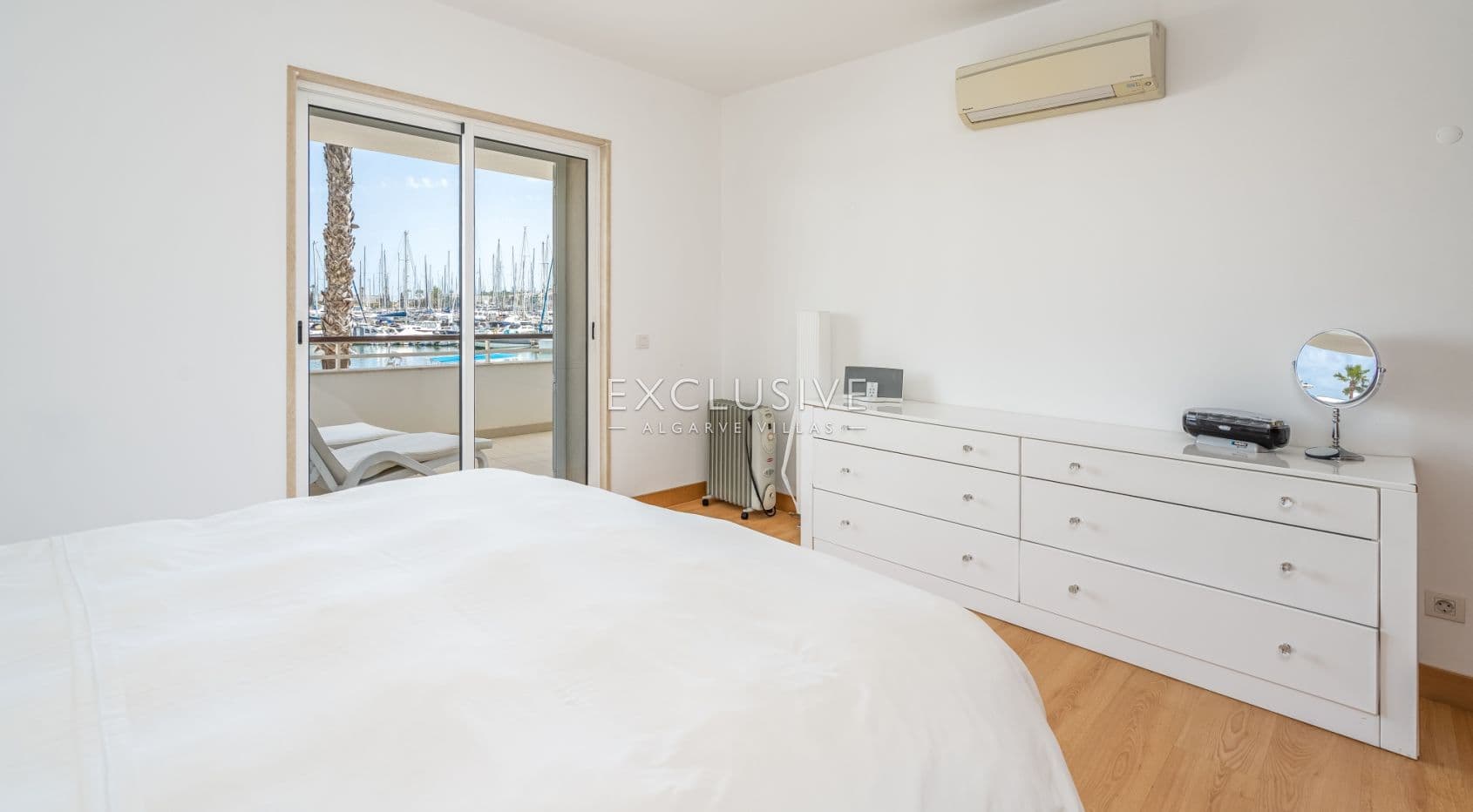 Appartement exceptionnel de 3 chambres à coucher avec vue sur la marina dans un emplacement de choix