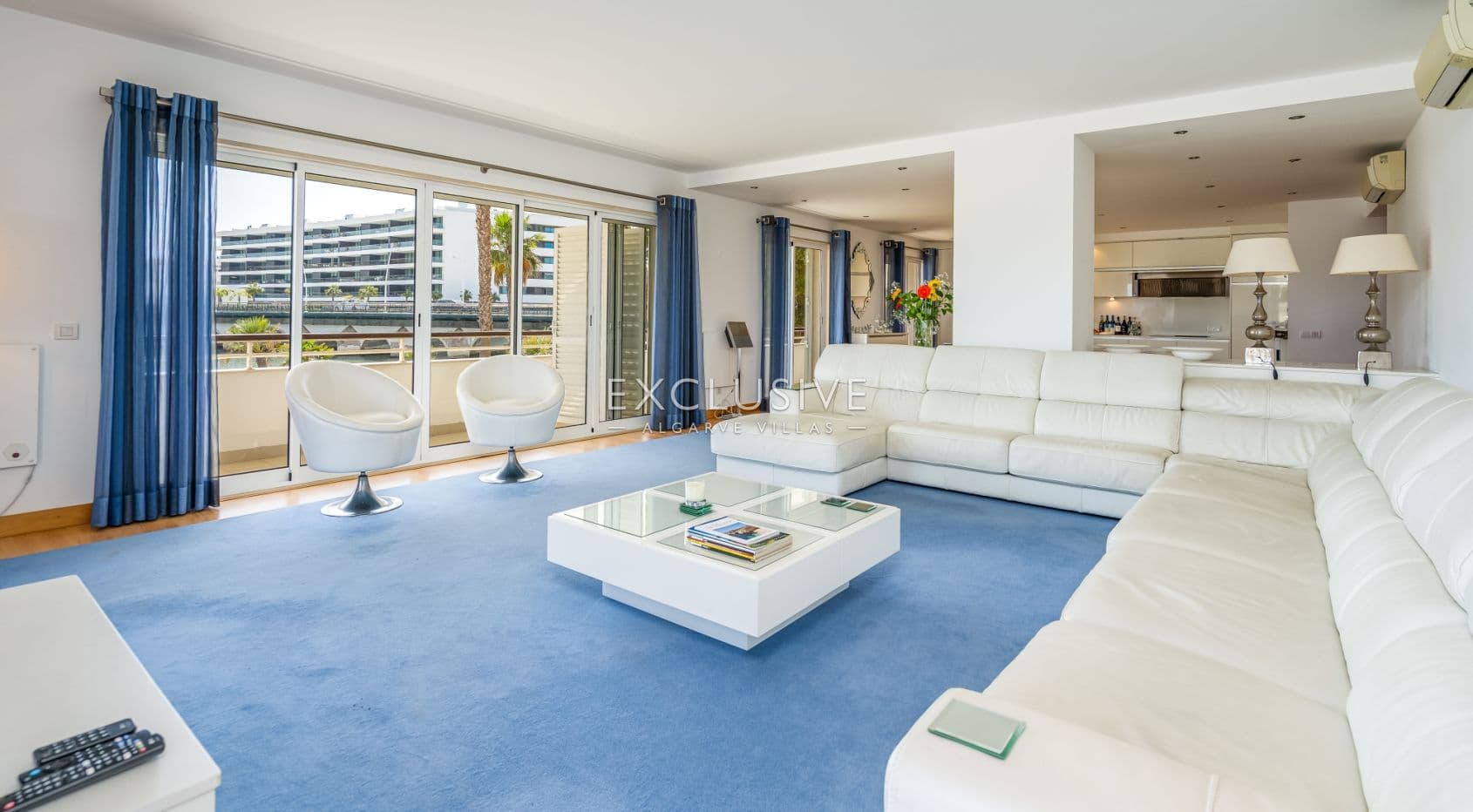Appartement exceptionnel de 3 chambres à coucher avec vue sur la marina dans un emplacement de choix