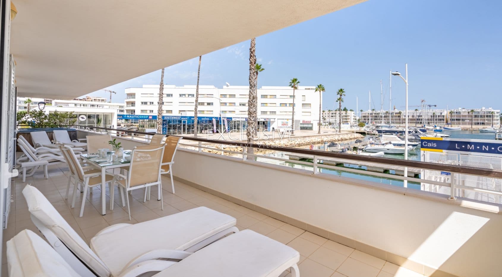 Appartement exceptionnel de 3 chambres à coucher avec vue sur la marina dans un emplacement de choix