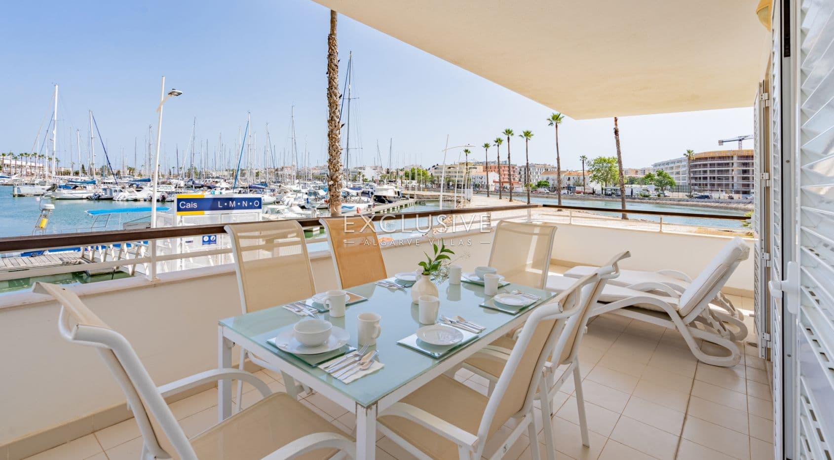 Appartement exceptionnel de 3 chambres à coucher avec vue sur la marina dans un emplacement de choix