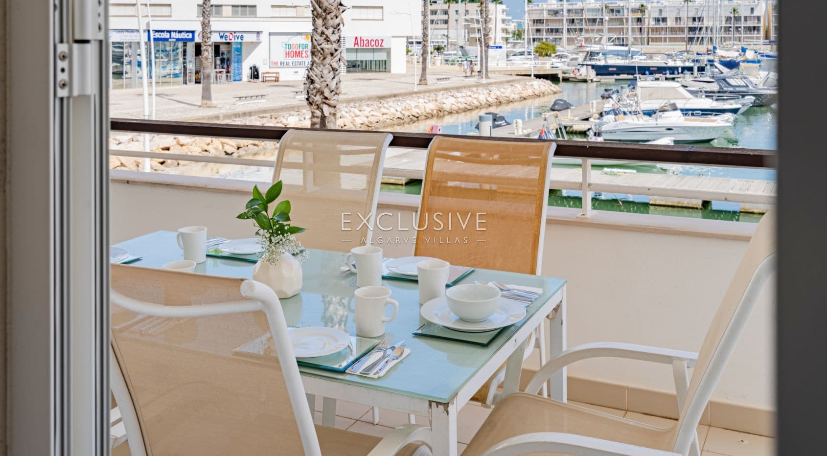 Appartement exceptionnel de 3 chambres à coucher avec vue sur la marina dans un emplacement de choix
