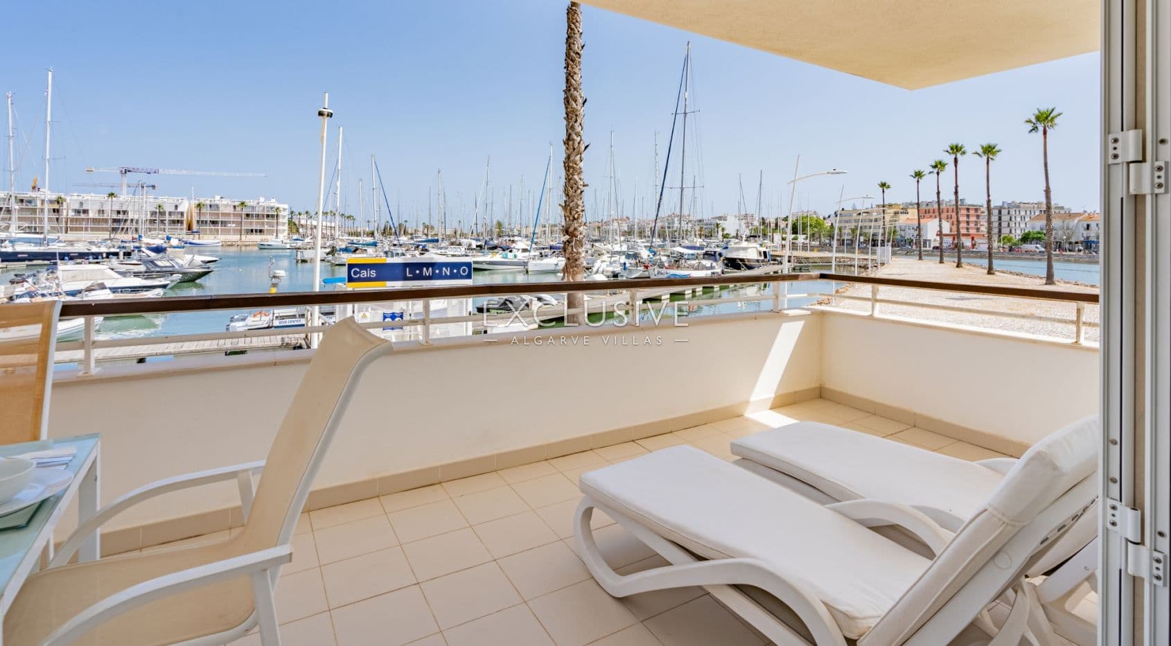 Appartement exceptionnel de 3 chambres à coucher avec vue sur la marina dans un emplacement de choix