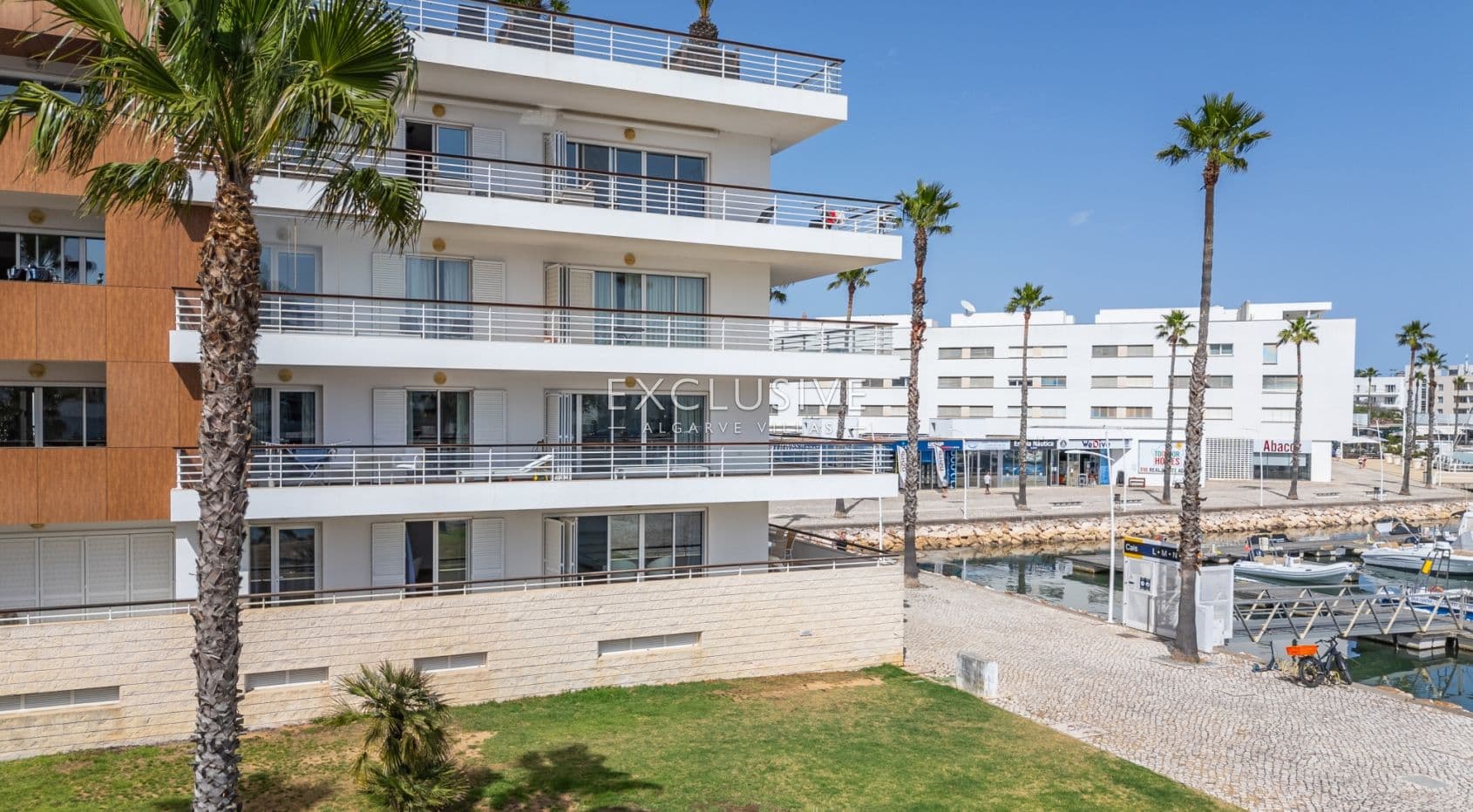 Appartement exceptionnel de 3 chambres à coucher avec vue sur la marina dans un emplacement de choix