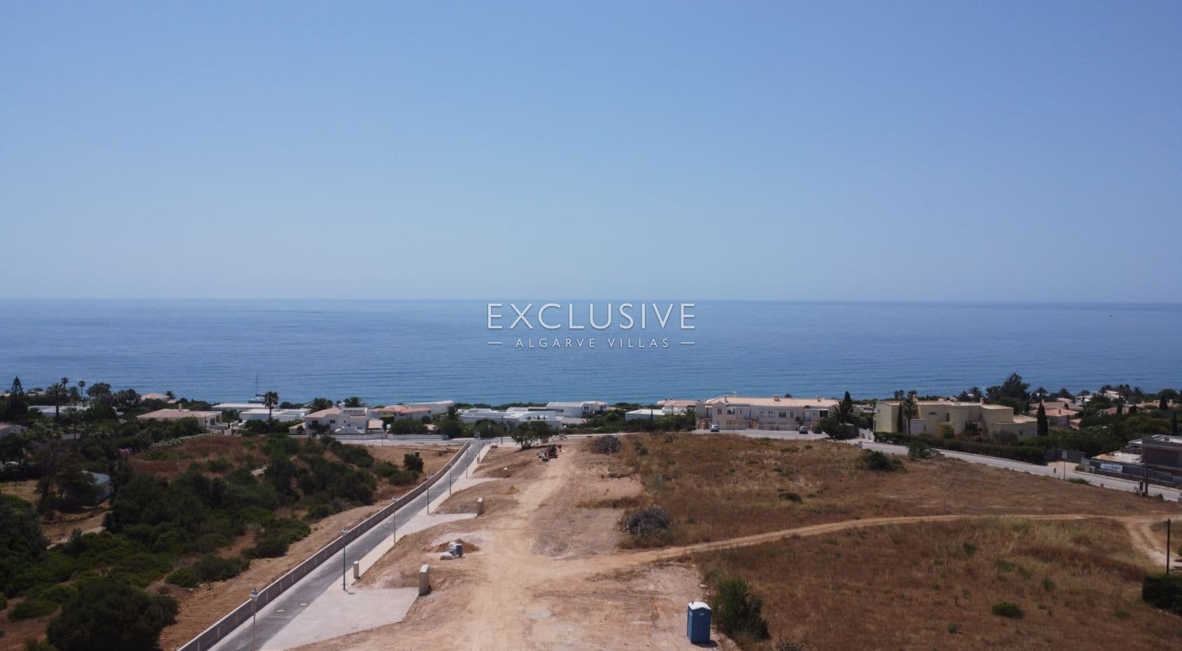 Baugrundstück mit Meerblick in Gehdistanz zu Annehmlichkeiten in Praia da Luz, Algarve-1