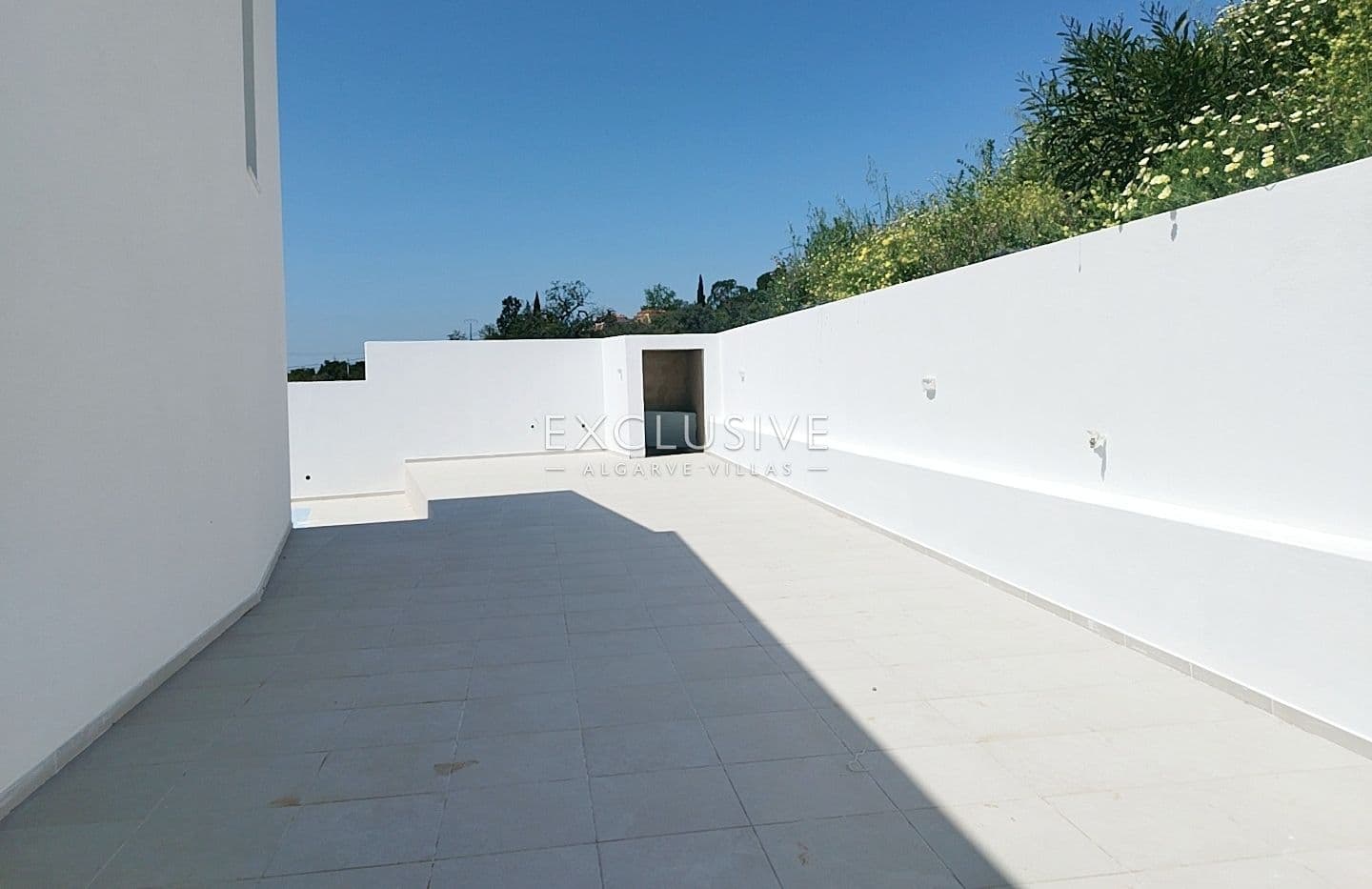 Vente Villa contemporaine neuve de 3 chambres avec piscine et garage, Central Algarve