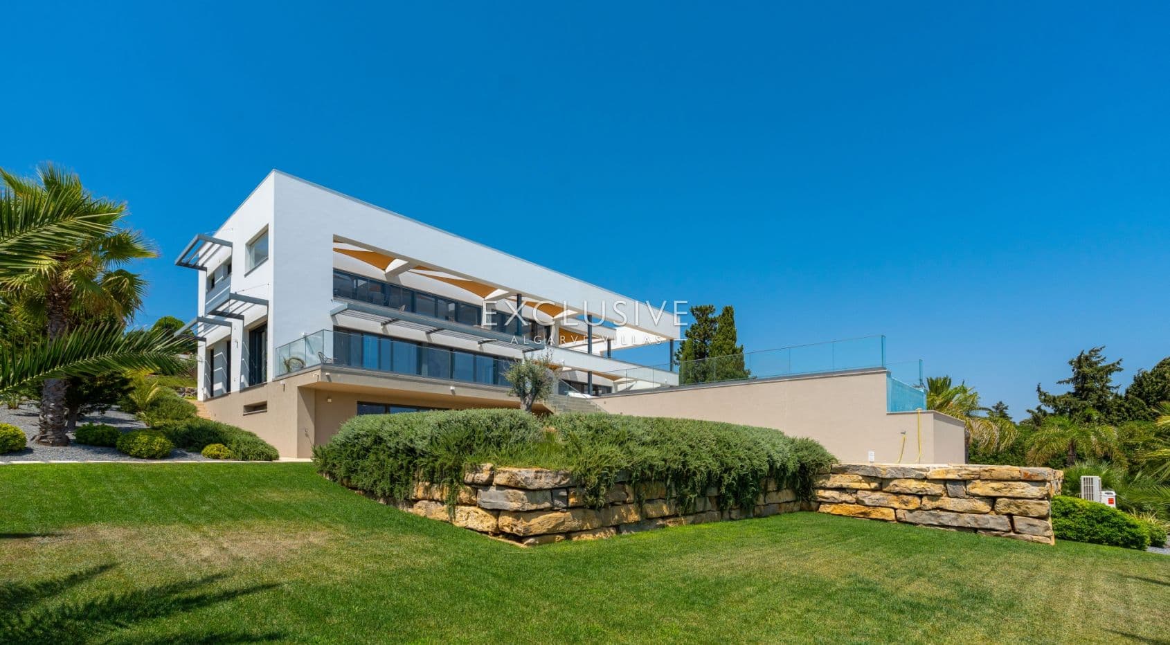 Villa with stunning sea views and walking distance to beach and centre, Praia da Luz, Lagos