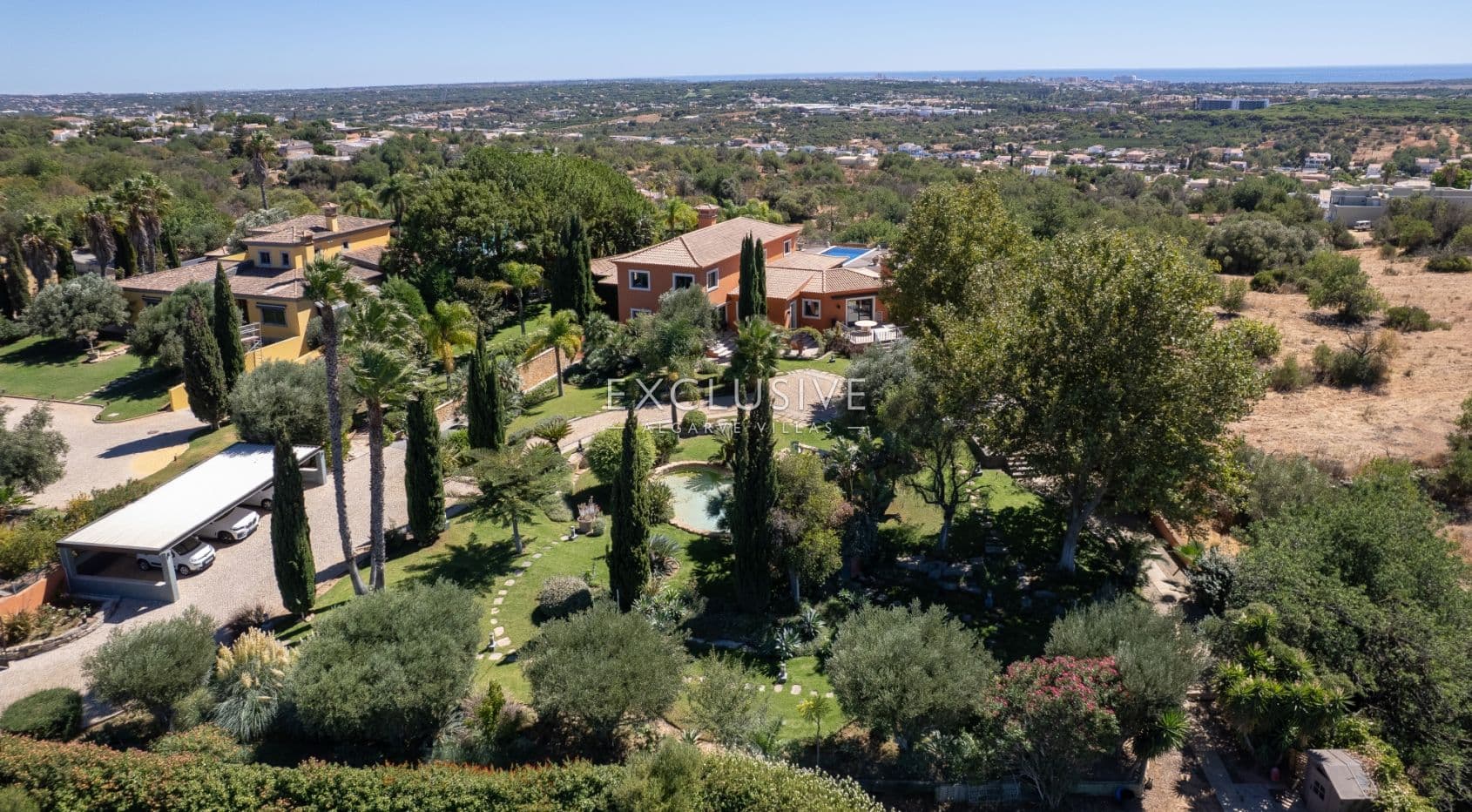 Zeitlose 5-Schlafzimmer Algarve Villa mit Meerblick und Infinity Pool in Boliqueime