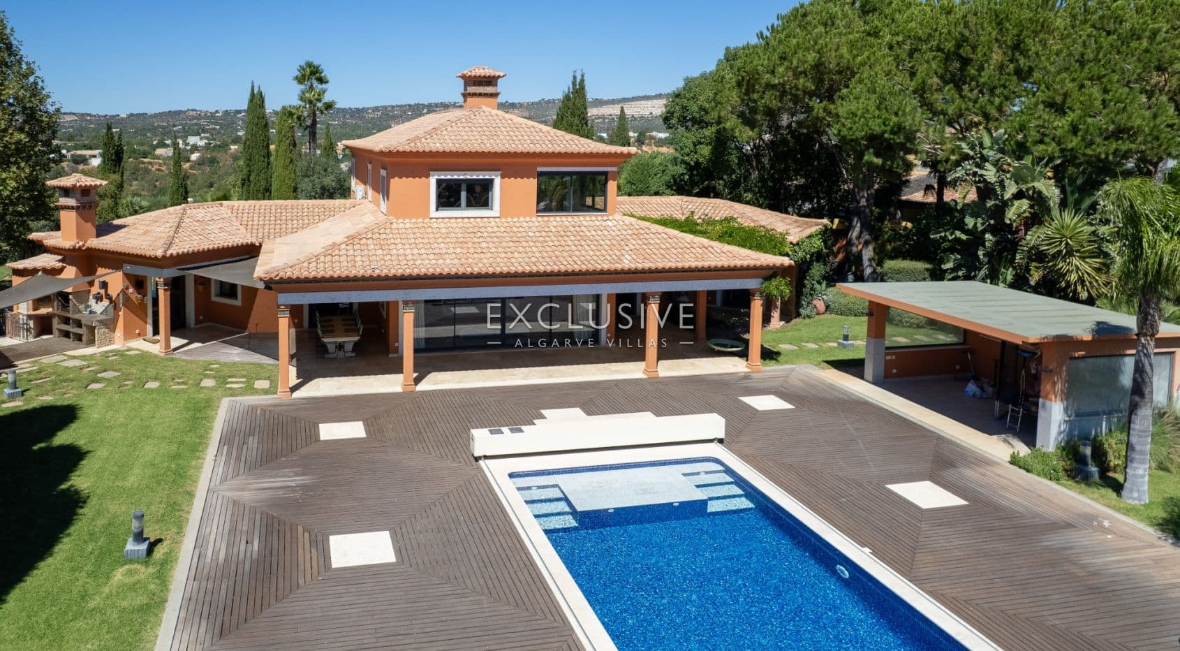 Zeitlose 5-Schlafzimmer Algarve Villa mit Meerblick und Infinity Pool in Boliqueime