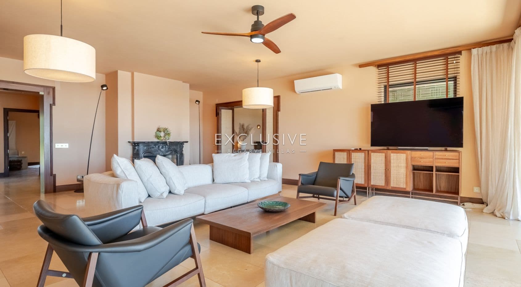 Zeitlose 5-Schlafzimmer Algarve Villa mit Meerblick und Infinity Pool in Boliqueime