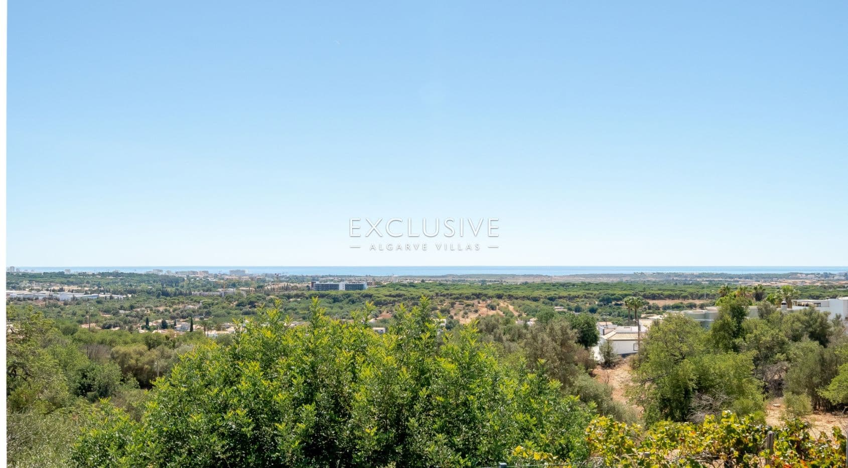 Zeitlose 5-Schlafzimmer Algarve Villa mit Meerblick und Infinity Pool in Boliqueime