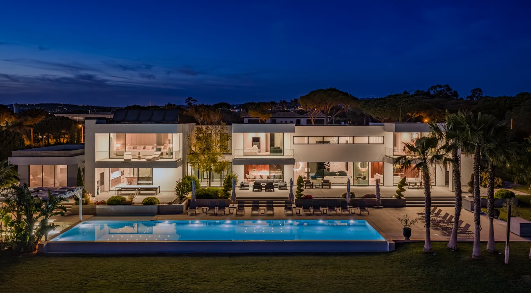 Sophisticated 5+3 Bedroom Villa in Vilamoura’s Prestigious Pinhal Velho