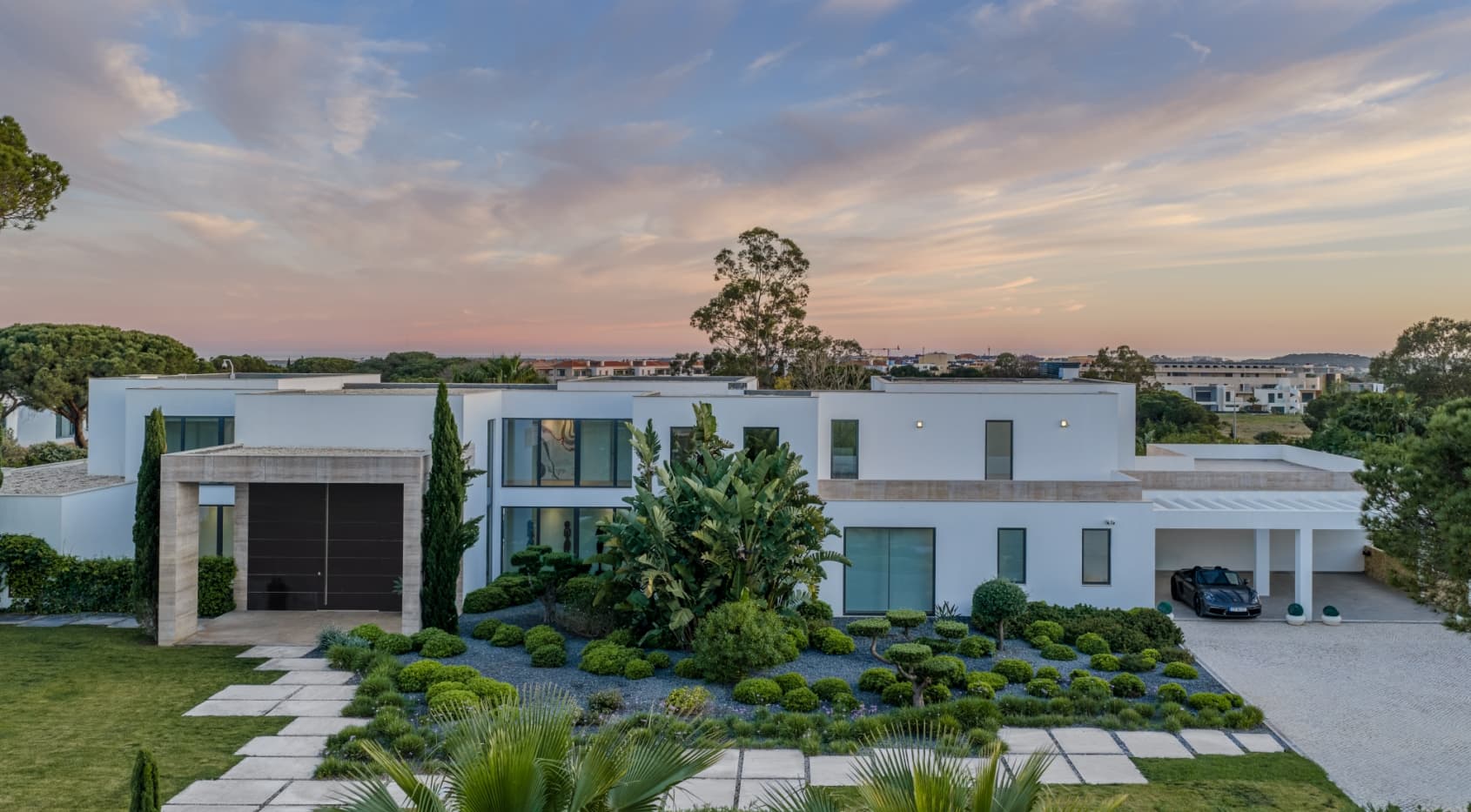 Sophisticated 5+3 Bedroom Villa in Vilamoura’s Prestigious Pinhal Velho