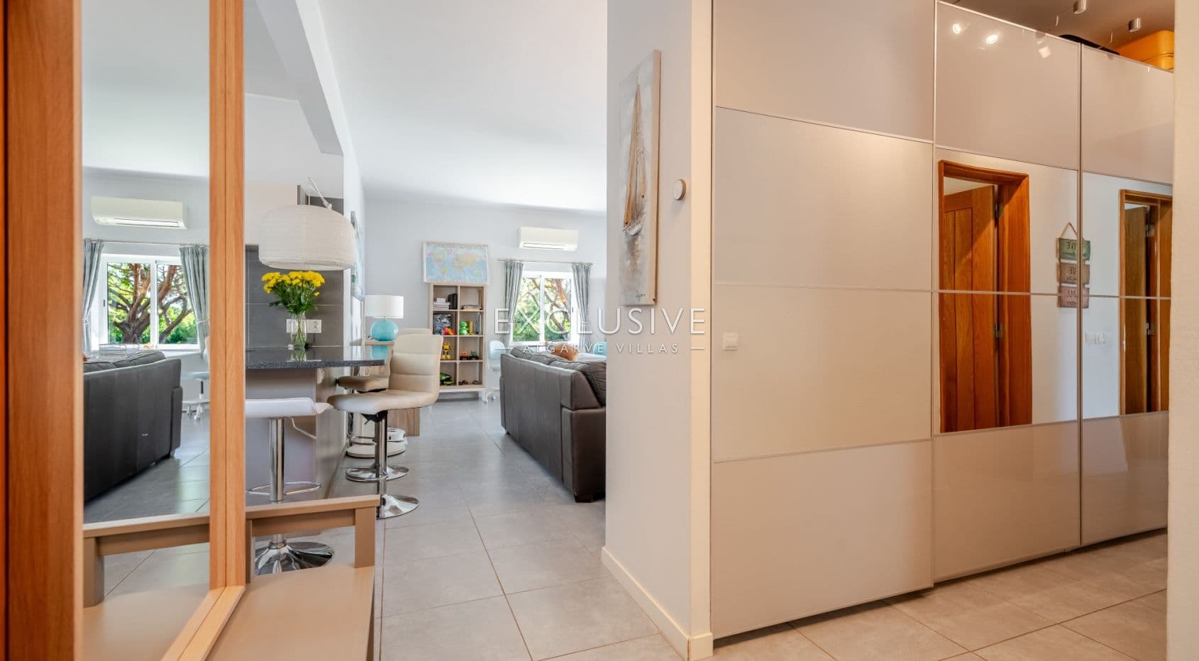 Sie eine Wohnung im ersten Stock mit drei Schlafzimmern in Pinhal da Marina, Vilamoura