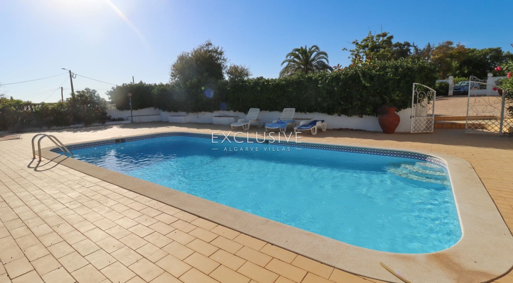 Te renoveren huis met groot perceel dichtbij het strand in Carvoeiro