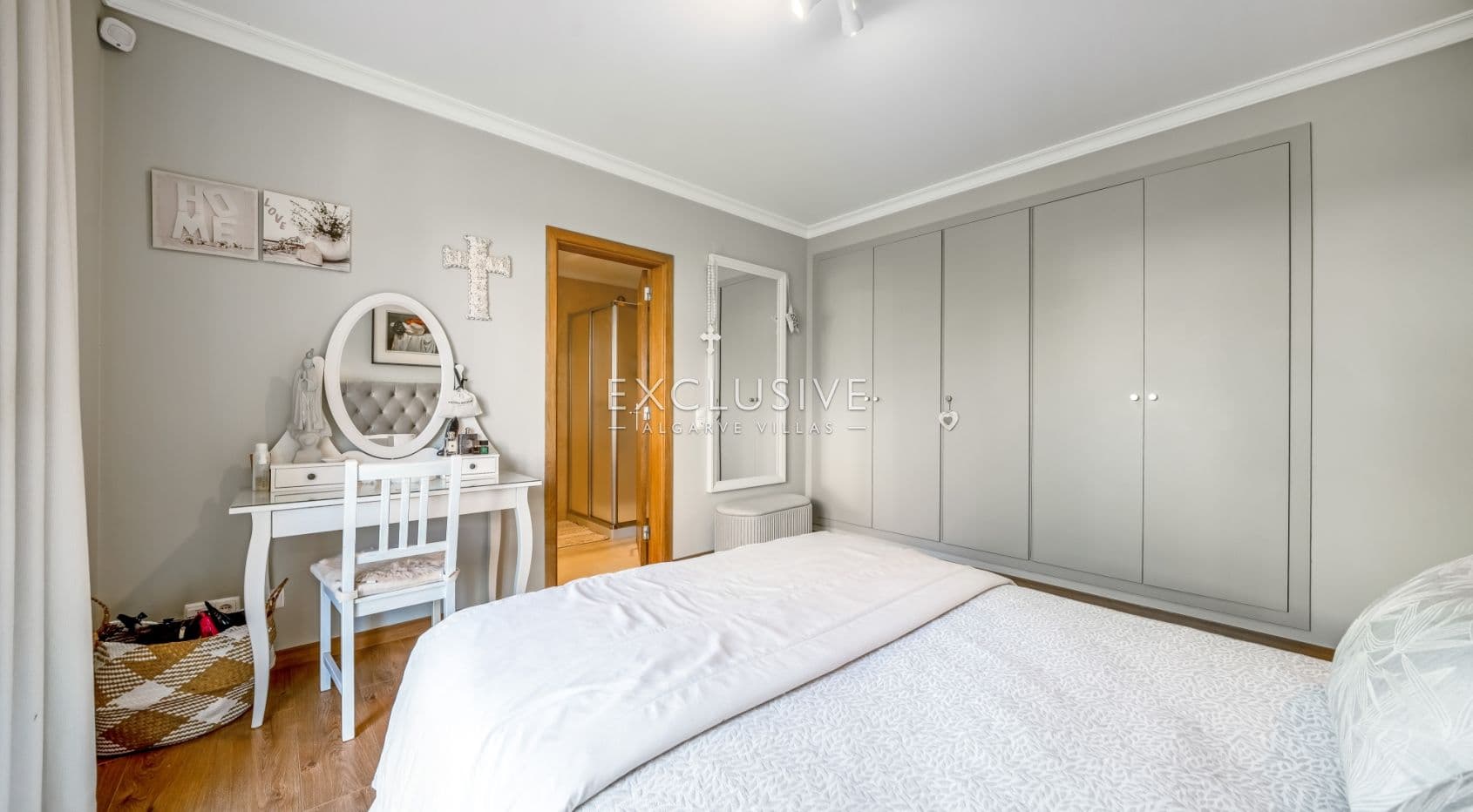 Beautiful Villa with Heated Pool in Vilamoura in Great Location