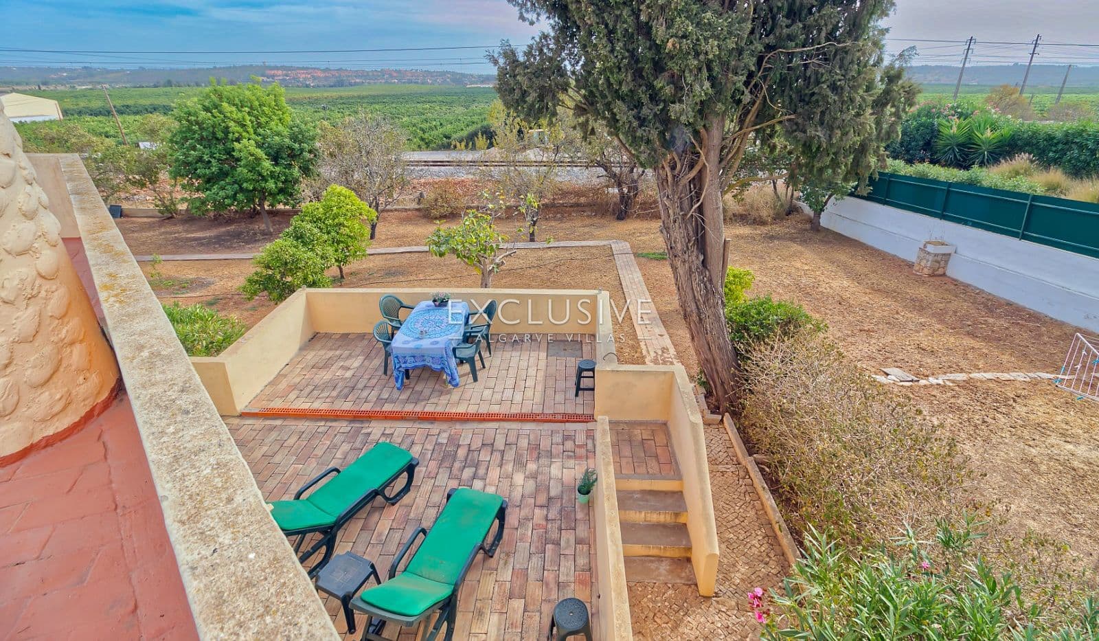Detached 4 Bedrooms Villa with Pool and Large Plot in Alcantarilha, Silves
