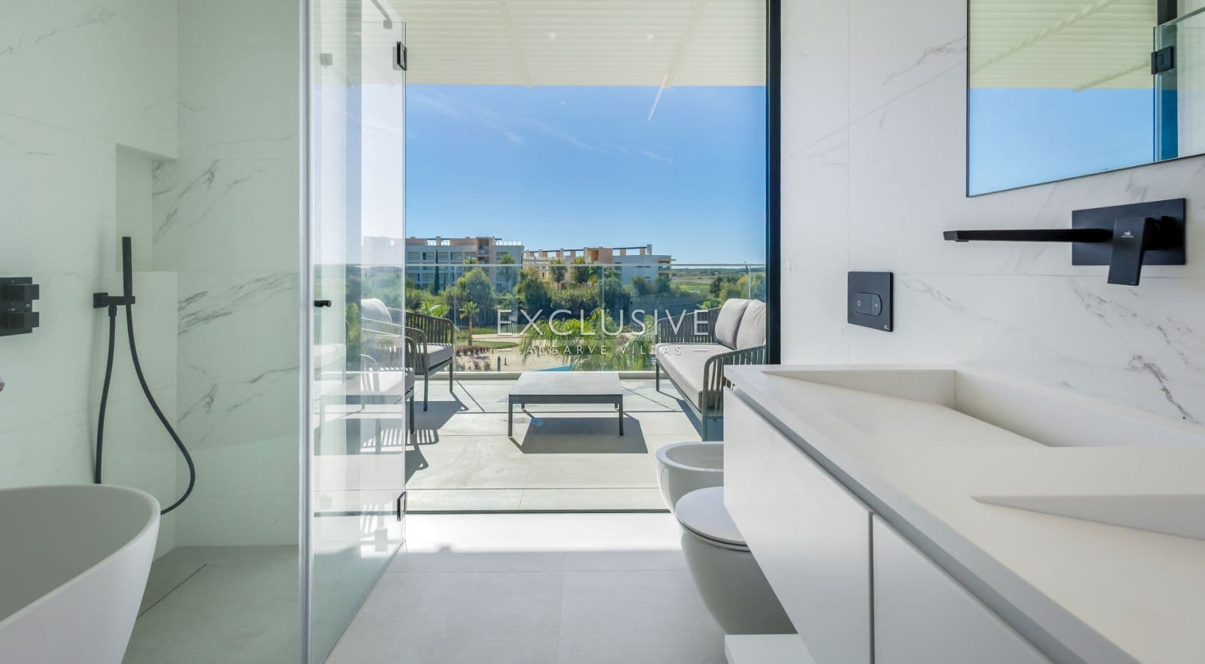 3 Bedroom contemporary penthouse in Vilamoura with golf and ocean views