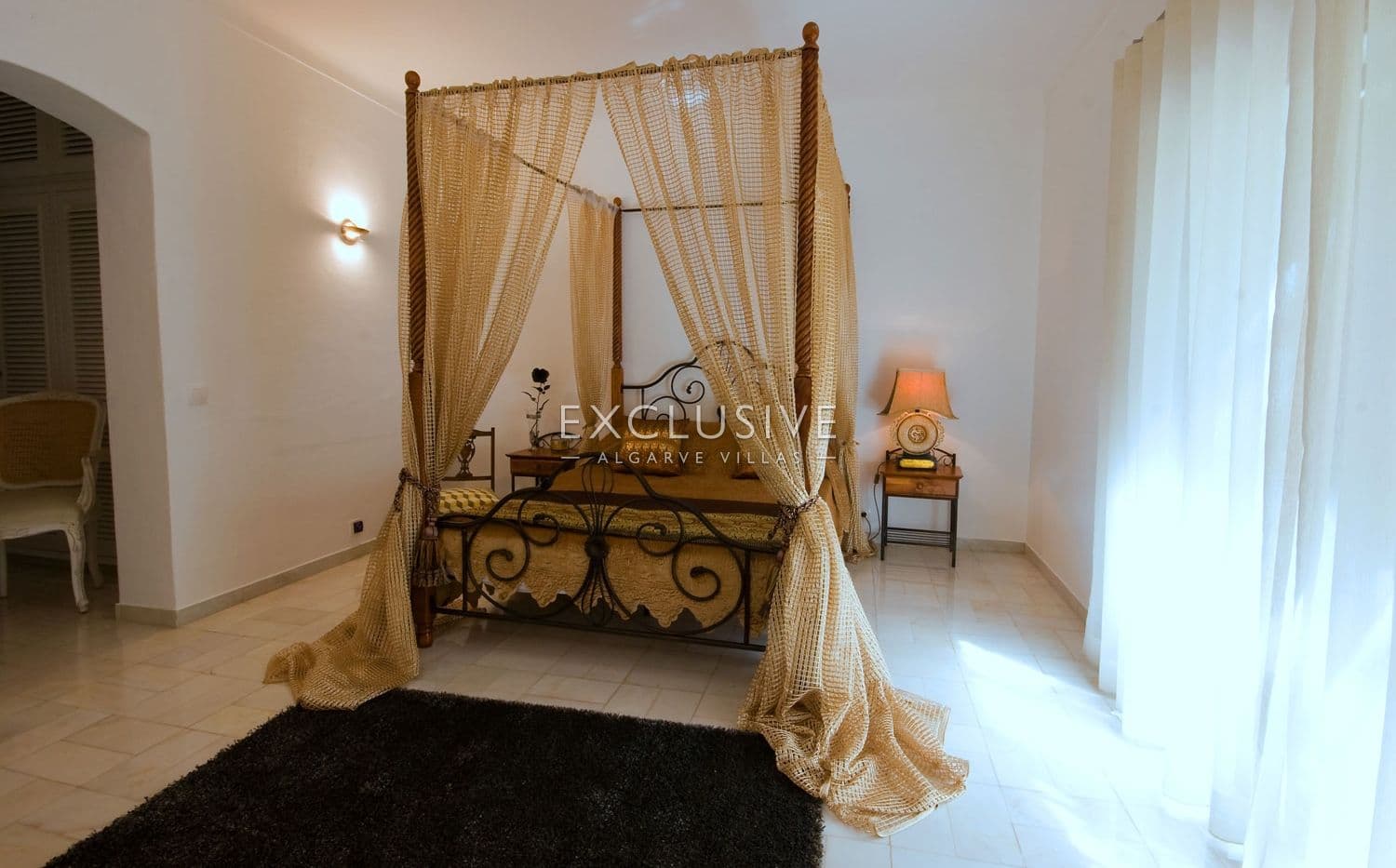 7-Schlafzimmer-Villa mit Vermietungspotenzial in der Nähe Centeanes Strand, Carvoeiro