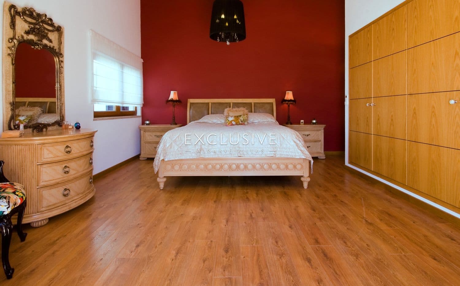 7-Schlafzimmer-Villa mit Vermietungspotenzial in der Nähe Centeanes Strand, Carvoeiro