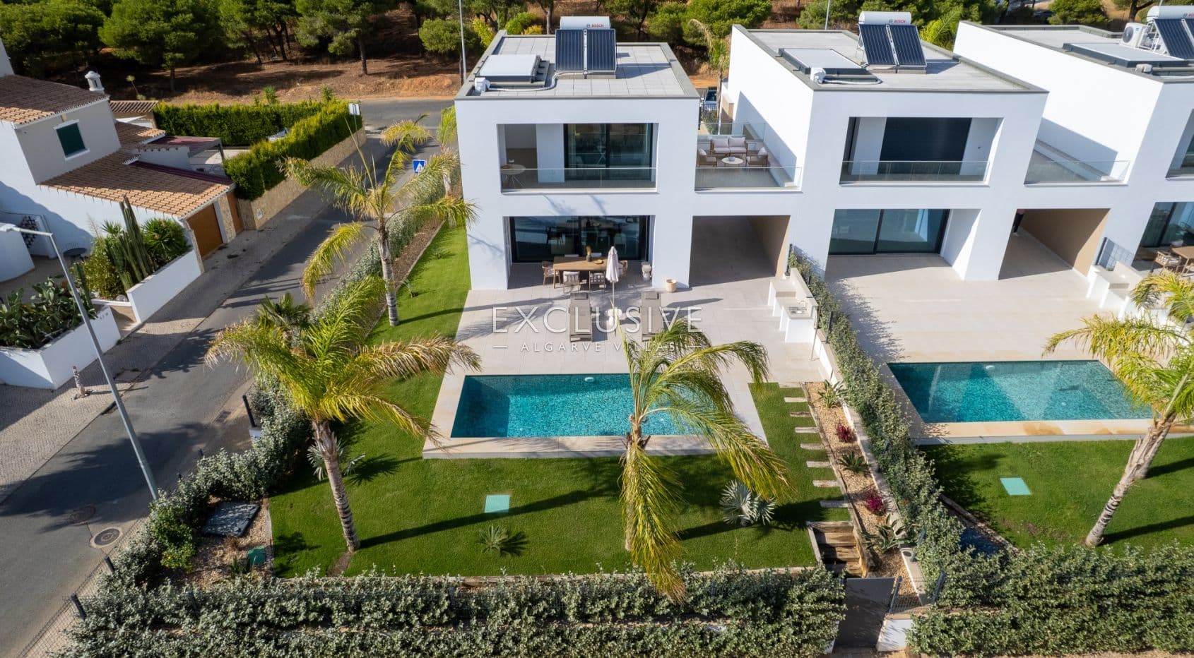 Sie neue, moderne Villen mit 3 Schlafzimmern, die Eleganz und Komfort vereinen, in Quarteira