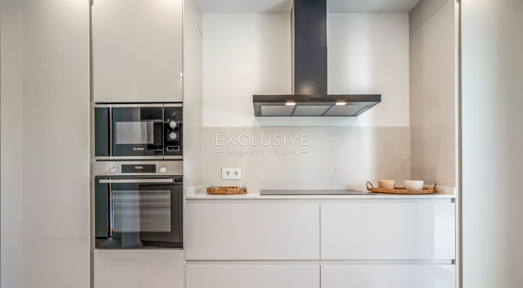 Sie neue, moderne Villen mit 3 Schlafzimmern, die Eleganz und Komfort vereinen, in Quarteira