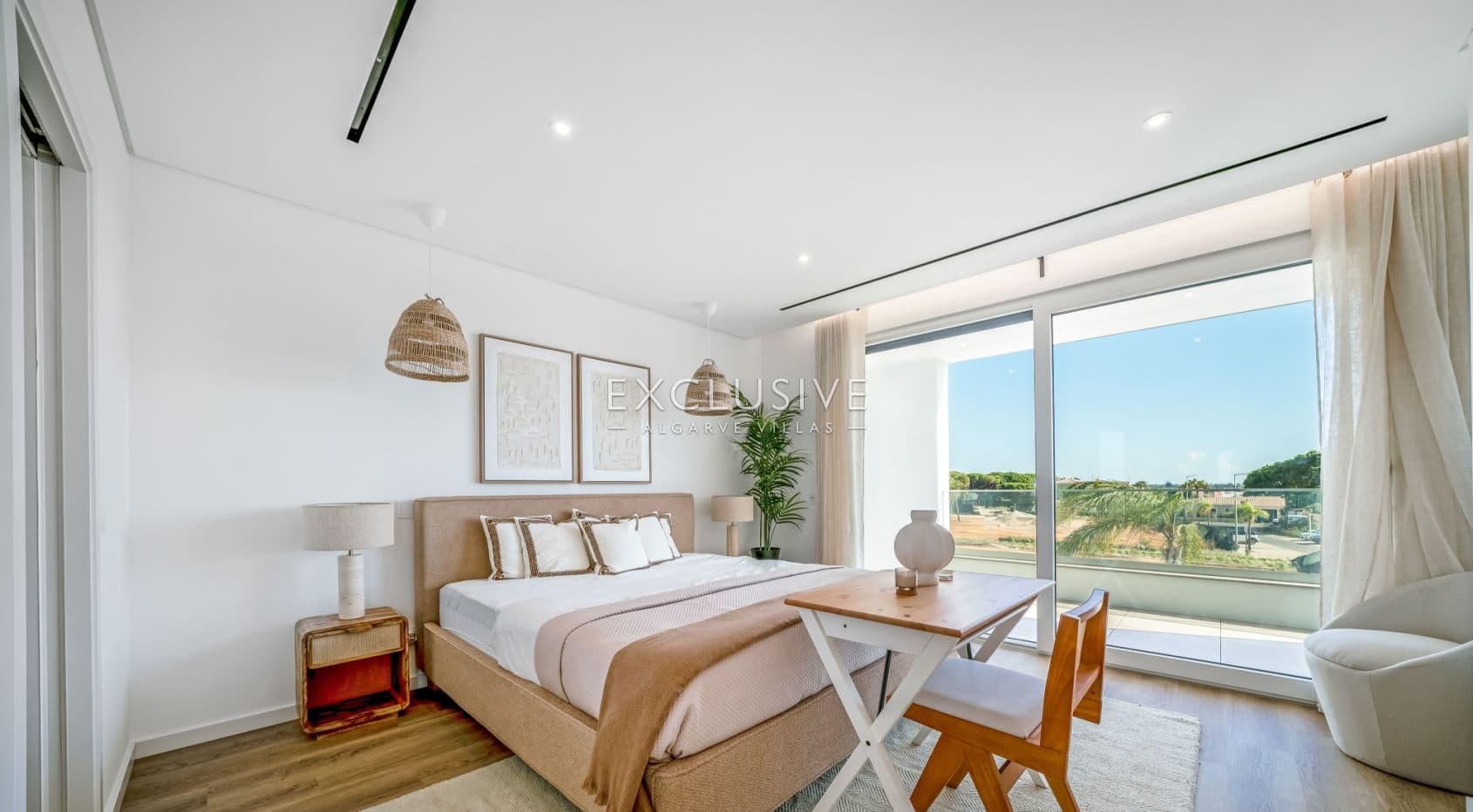 Sie neue, moderne Villen mit 3 Schlafzimmern, die Eleganz und Komfort vereinen, in Quarteira