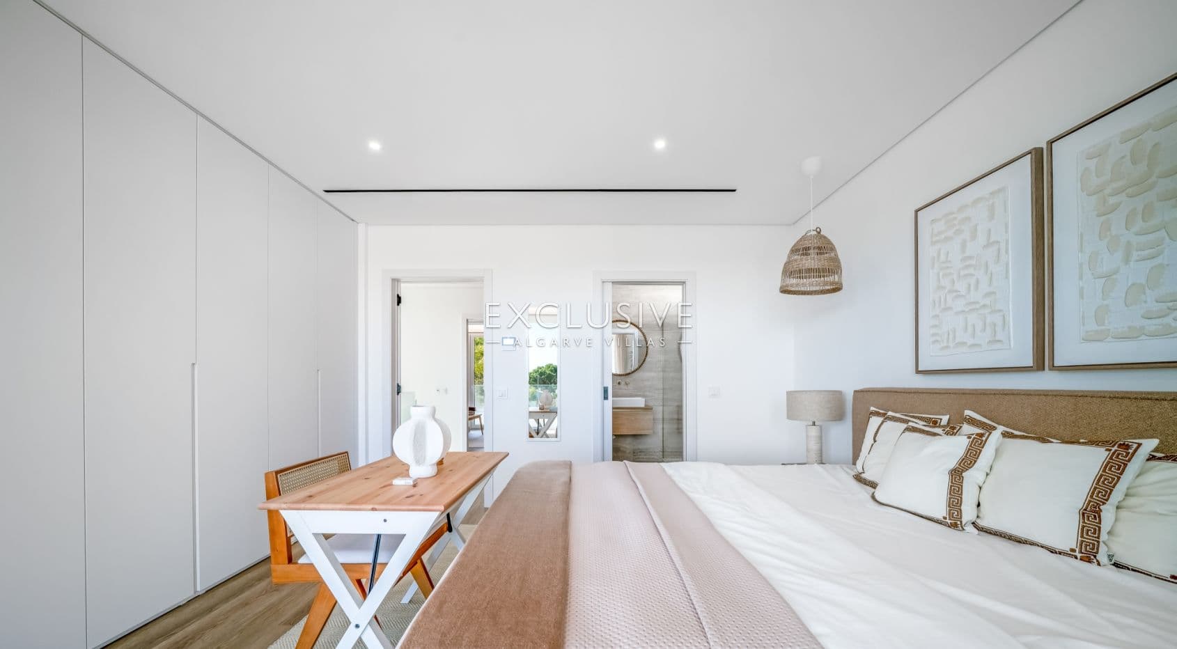 Sie neue, moderne Villen mit 3 Schlafzimmern, die Eleganz und Komfort vereinen, in Quarteira