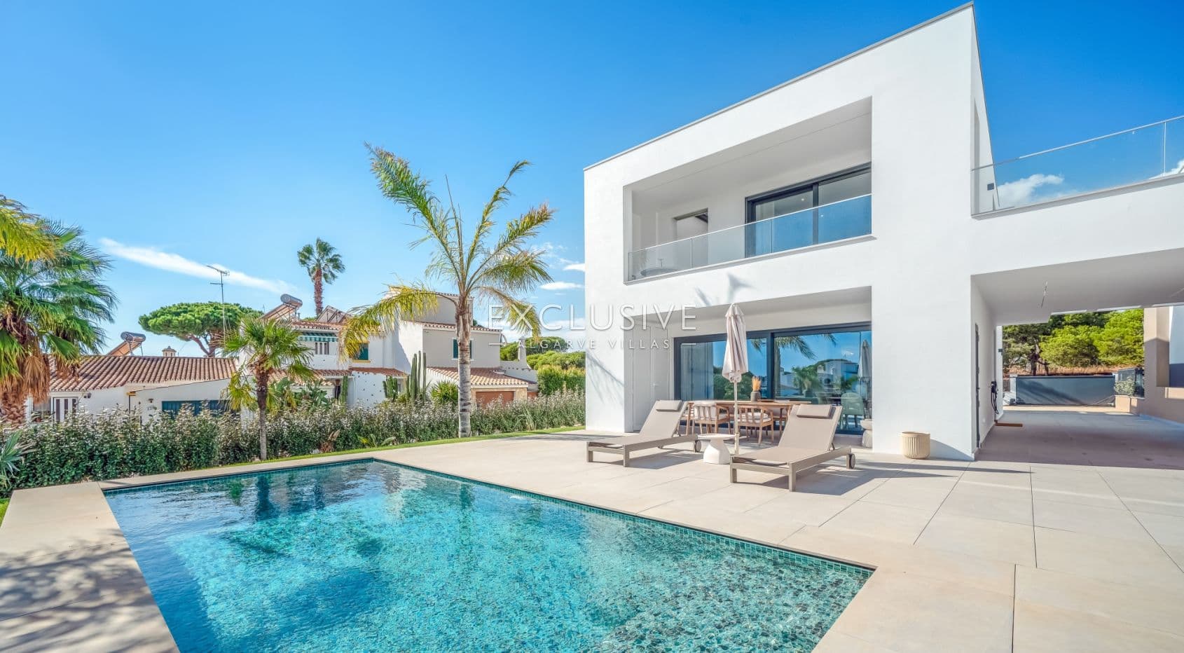 Sie neue, moderne Villen mit 3 Schlafzimmern, die Eleganz und Komfort vereinen, in Quarteira-1