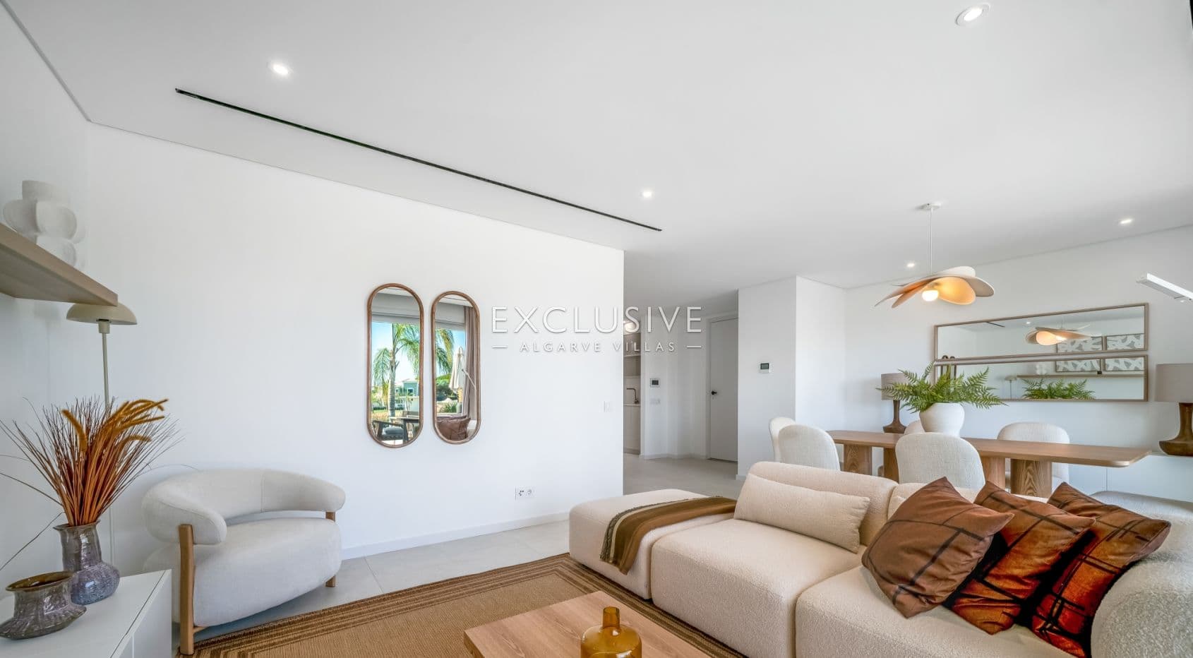 Sie neue, moderne Villen mit 3 Schlafzimmern, die Eleganz und Komfort vereinen, in Quarteira