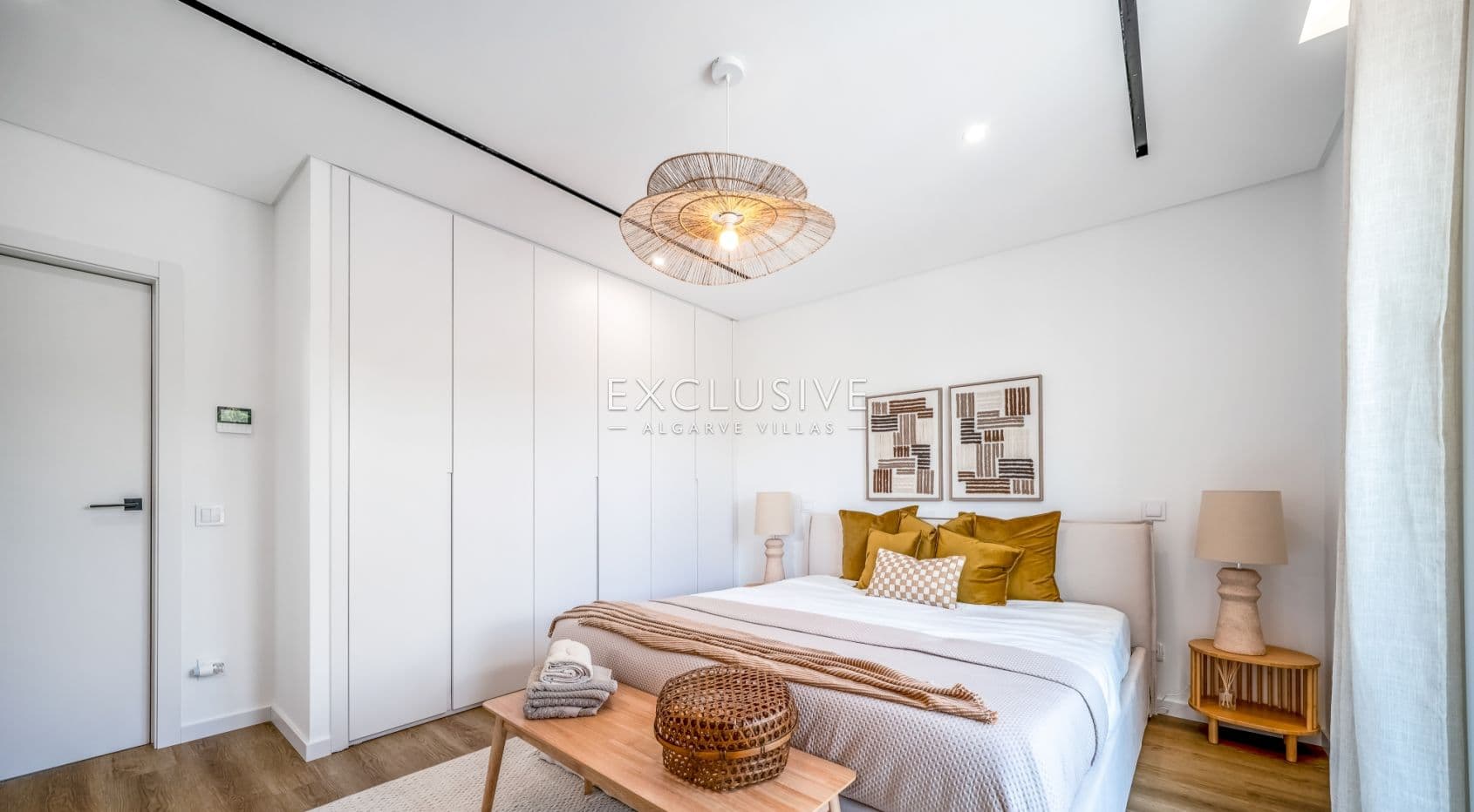 Sie neue, moderne Villen mit 3 Schlafzimmern, die Eleganz und Komfort vereinen, in Quarteira