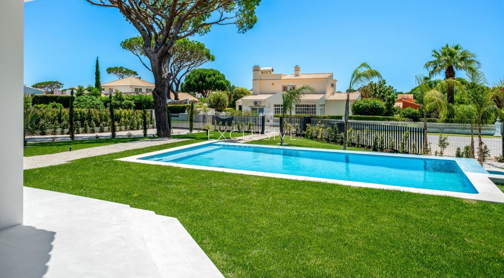 Moradia de luxo V4 - Totalmente renovada em Vilamoura
