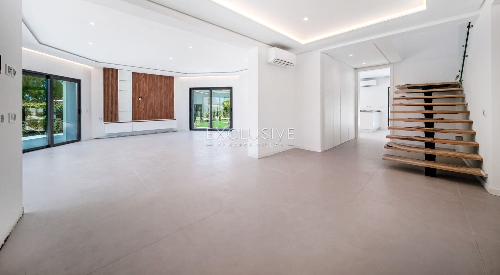 Moradia de luxo V4 - Totalmente renovada em Vilamoura