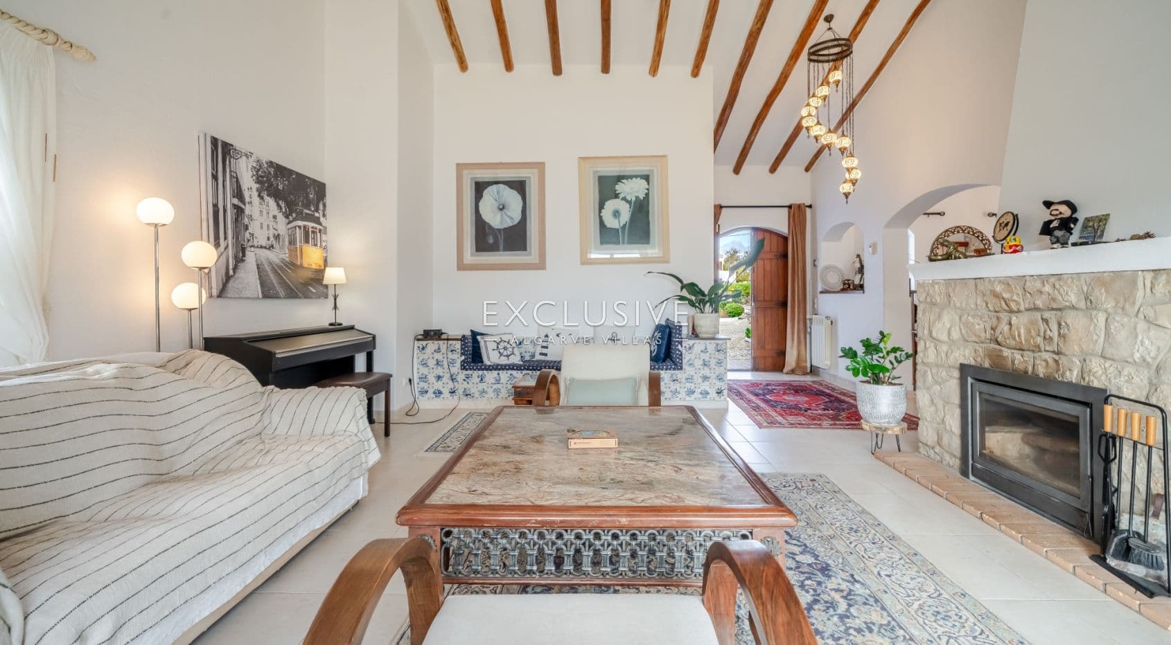 Panoramic Sea-View Villa in Carvoeiro — 6 Bedrooms, Heated Saltwater Pool, Tennis Court & Walk to To