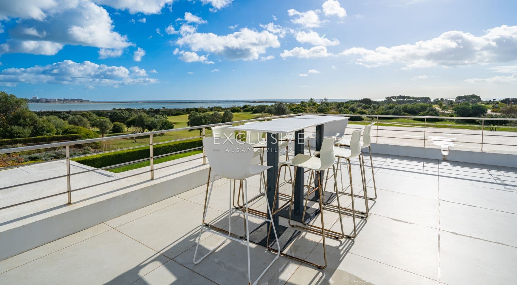 Elegant Villa with Exceptional Views & Direct Palmares Golf Access, Algarve